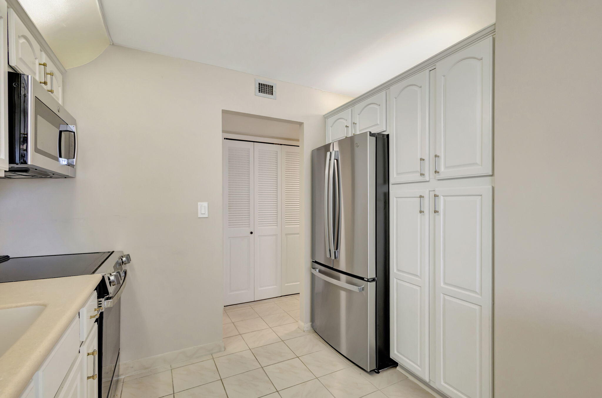 4200 N Ocean Drive 2-303