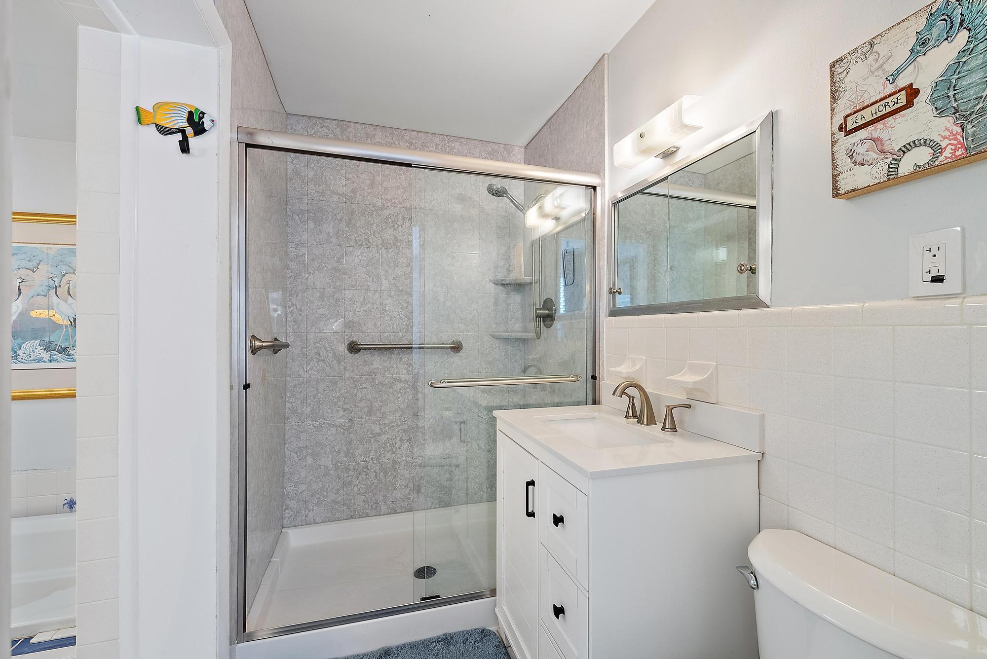1211 Dolphin Road