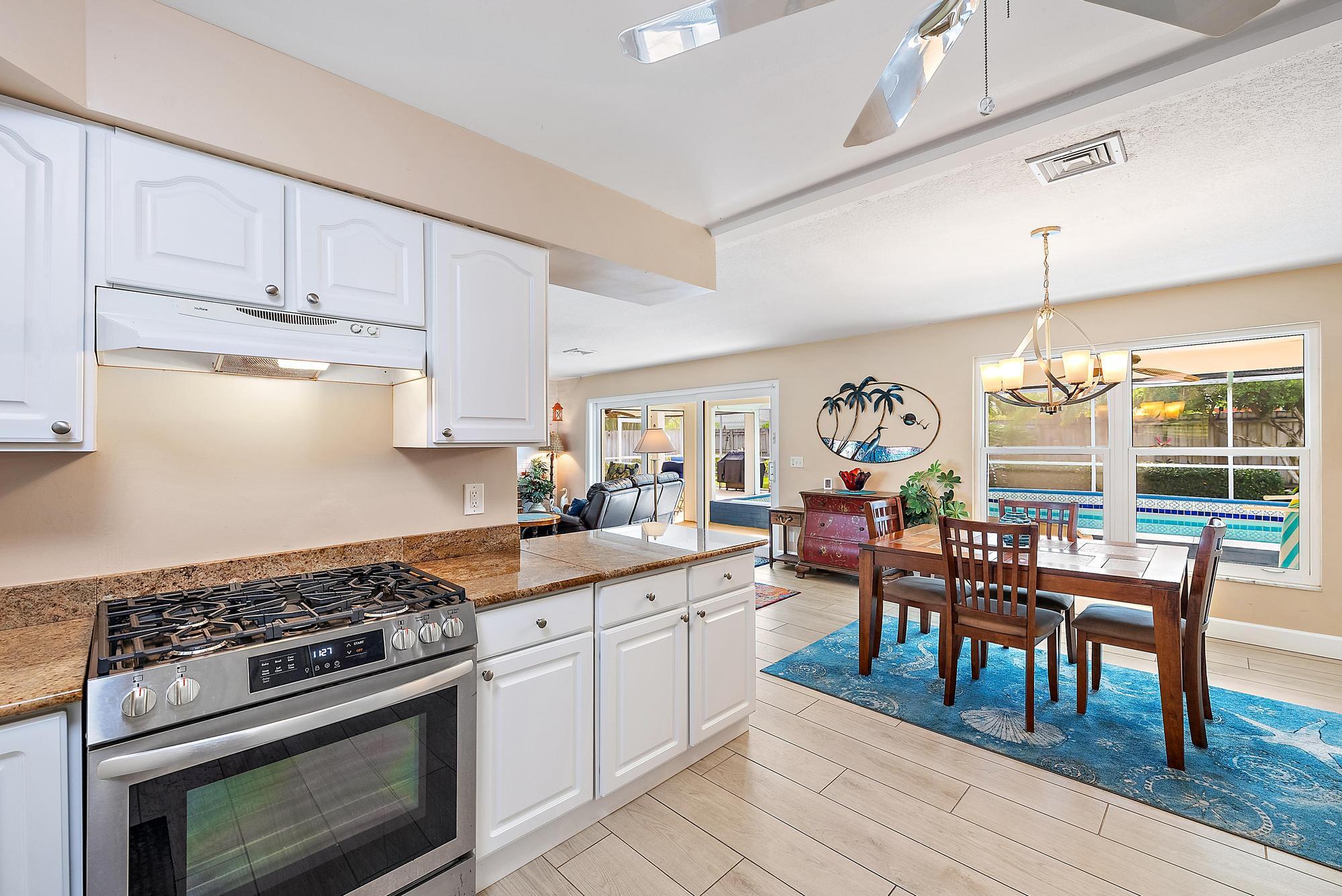 1211 Dolphin Road