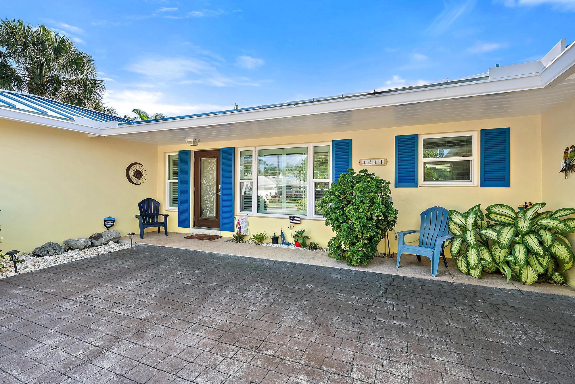 1211 Dolphin Road