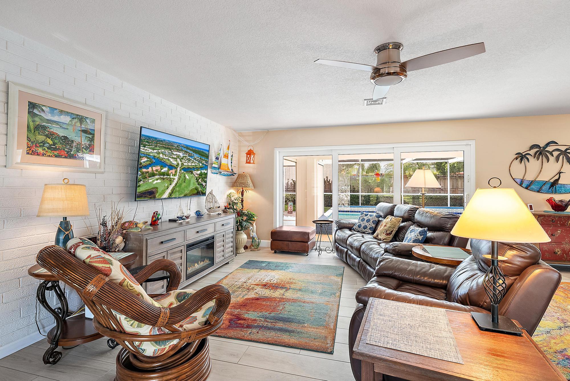 1211 Dolphin Road