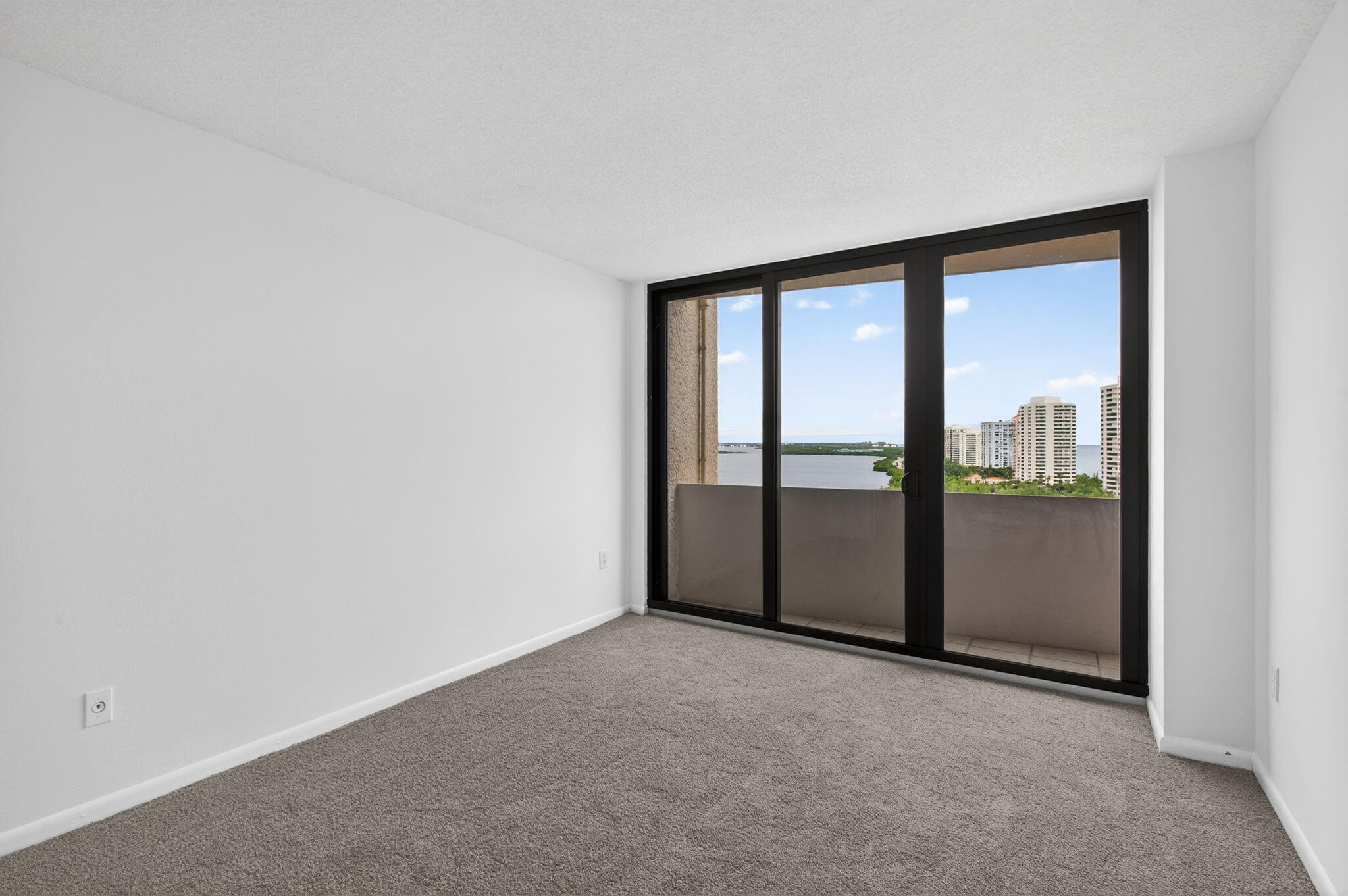 4200 N Ocean Drive 2-1606