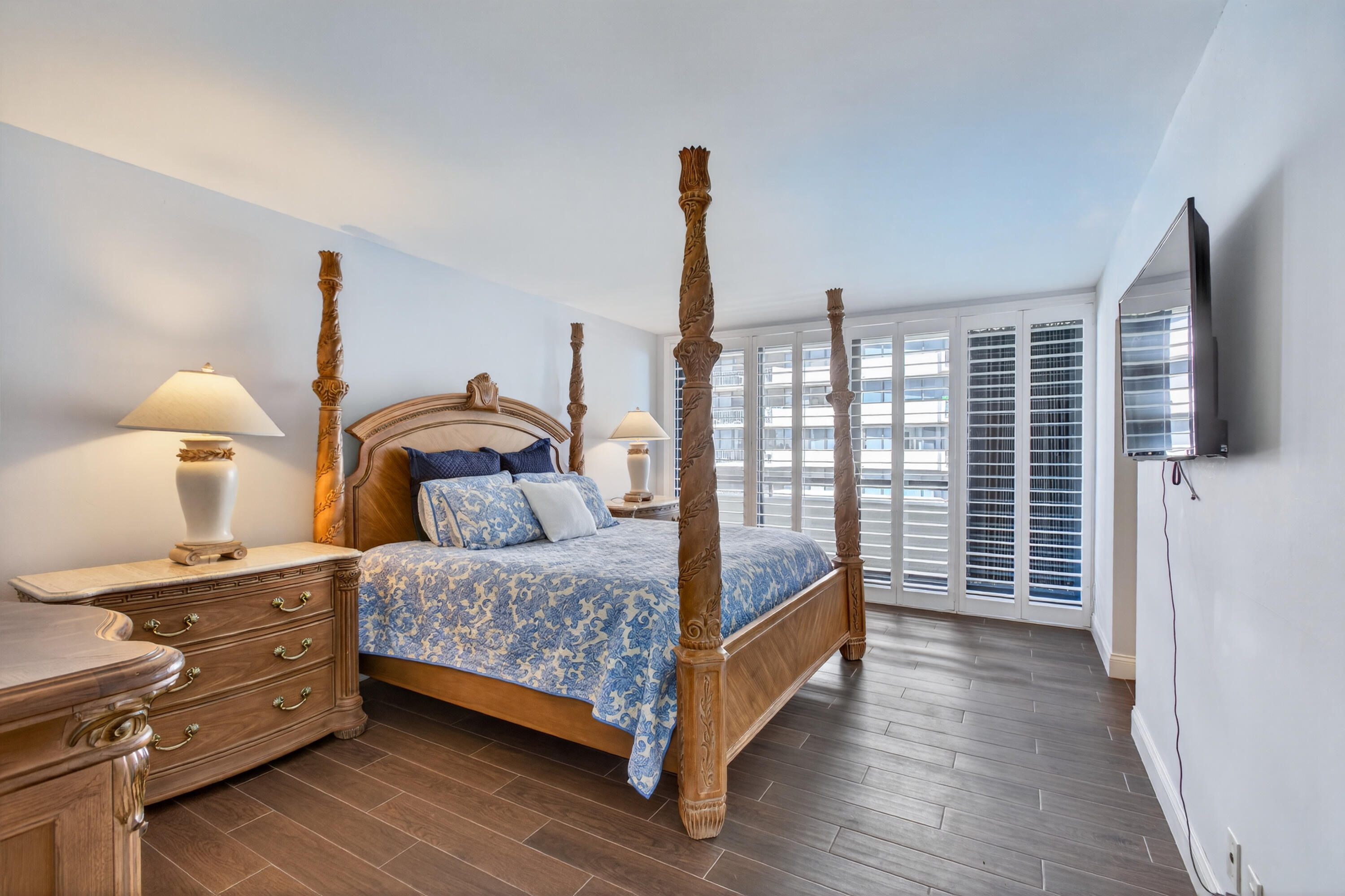 4050 N Ocean Drive 301