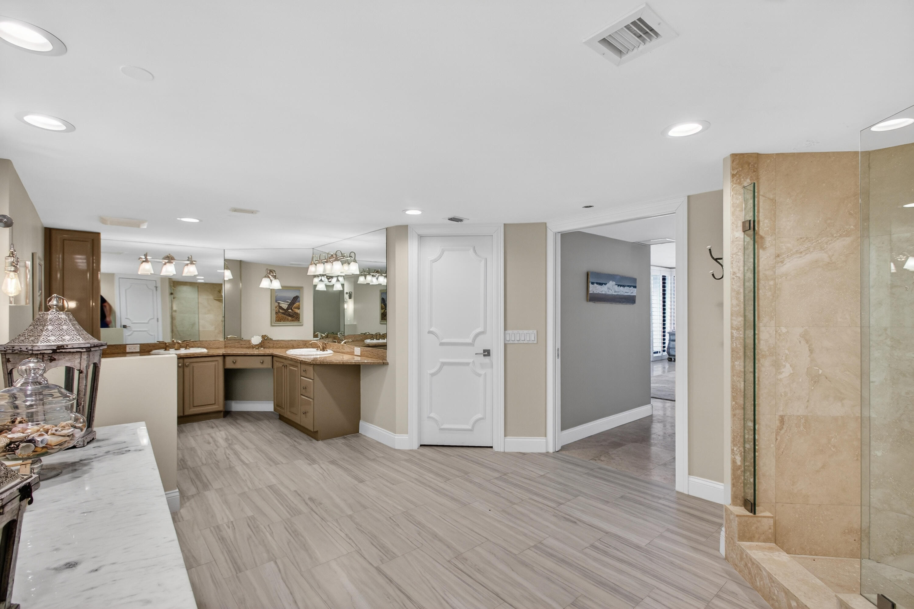 4050 N Ocean Drive 301