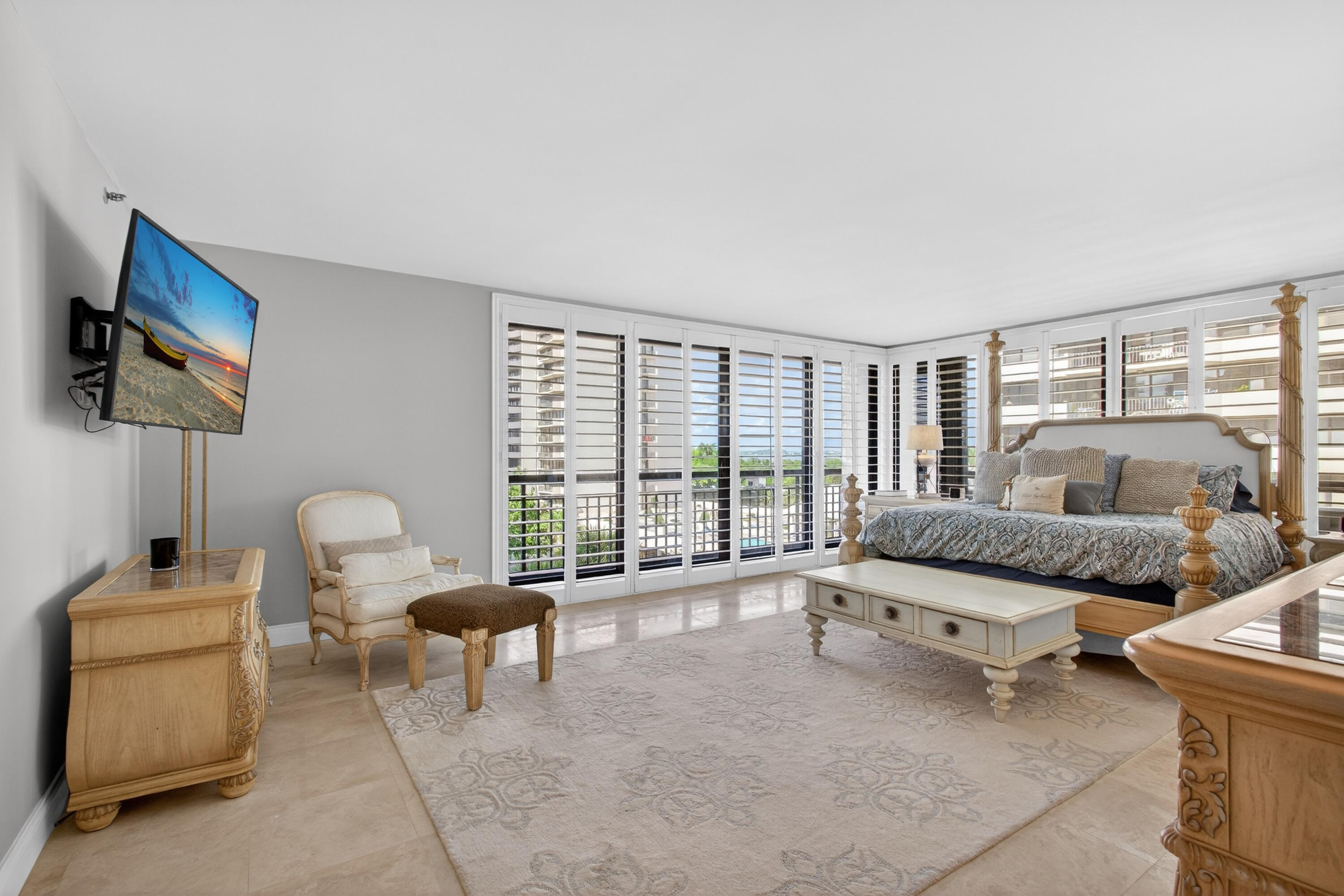 4050 N Ocean Drive 301