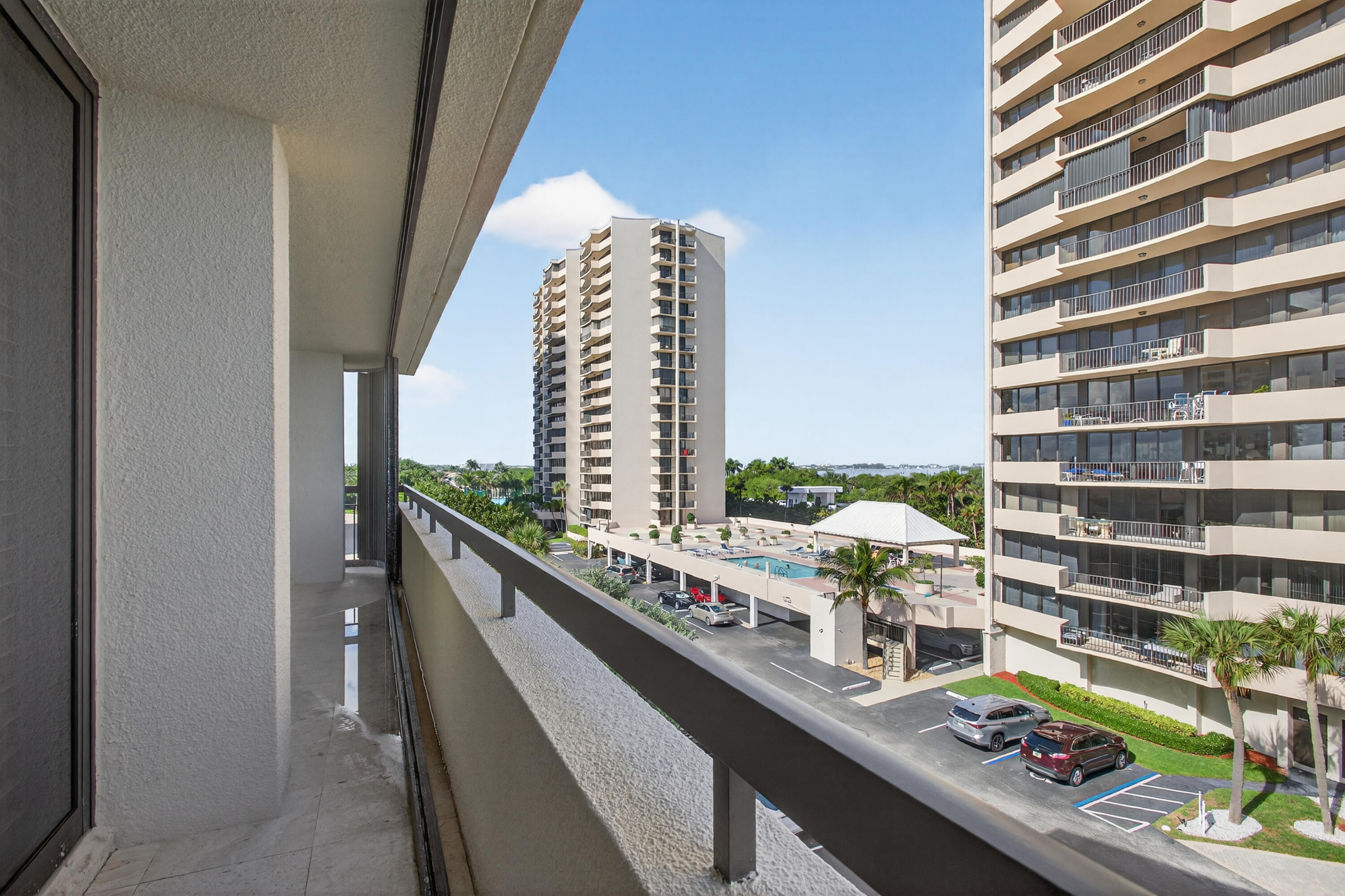 4050 N Ocean Drive 301