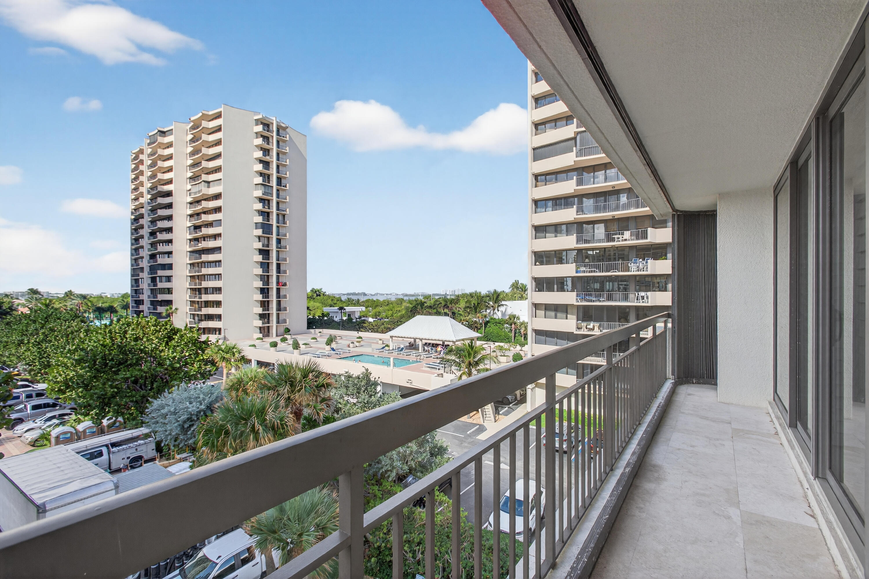 4050 N Ocean Drive 301