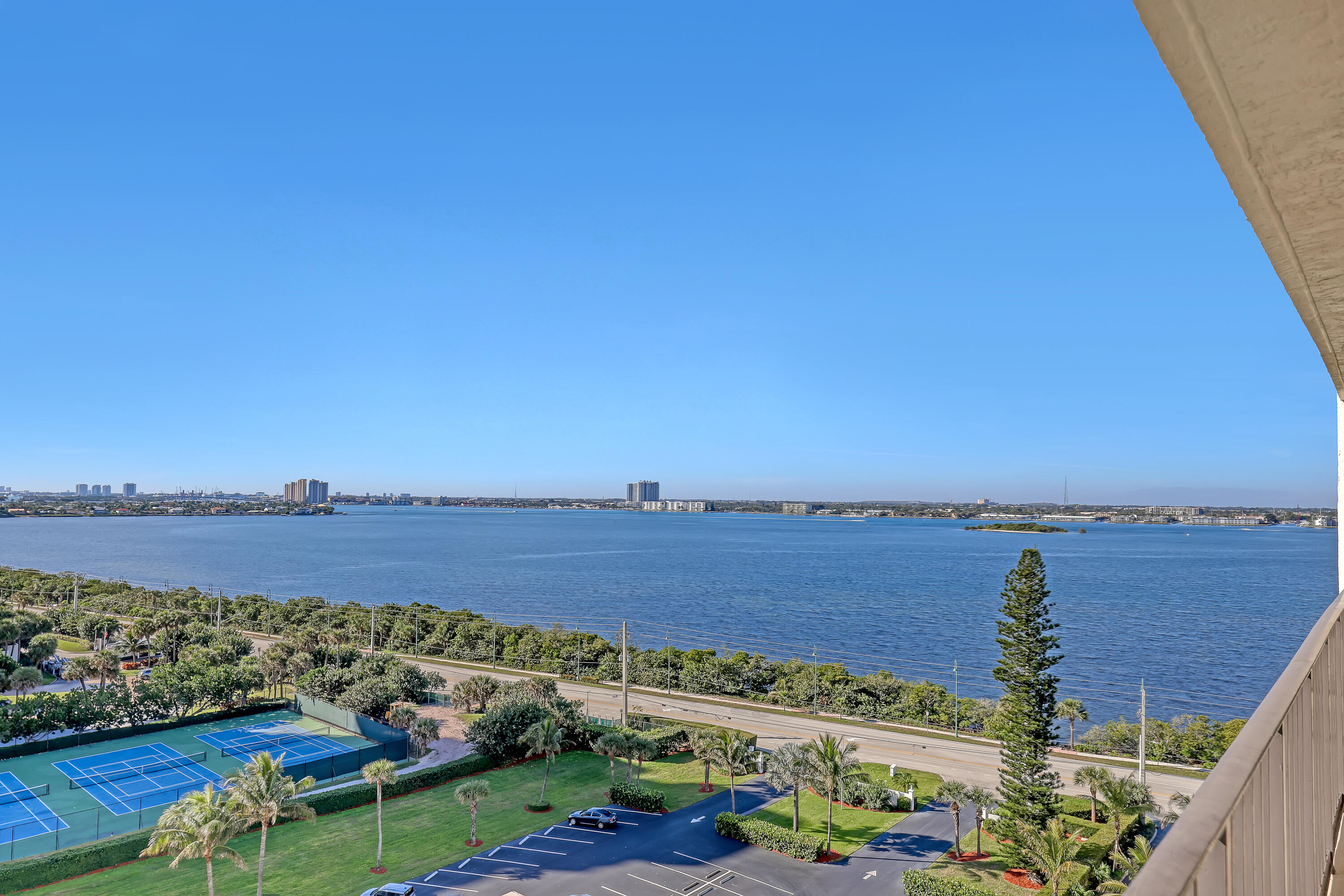 5420 N Ocean Drive 1106