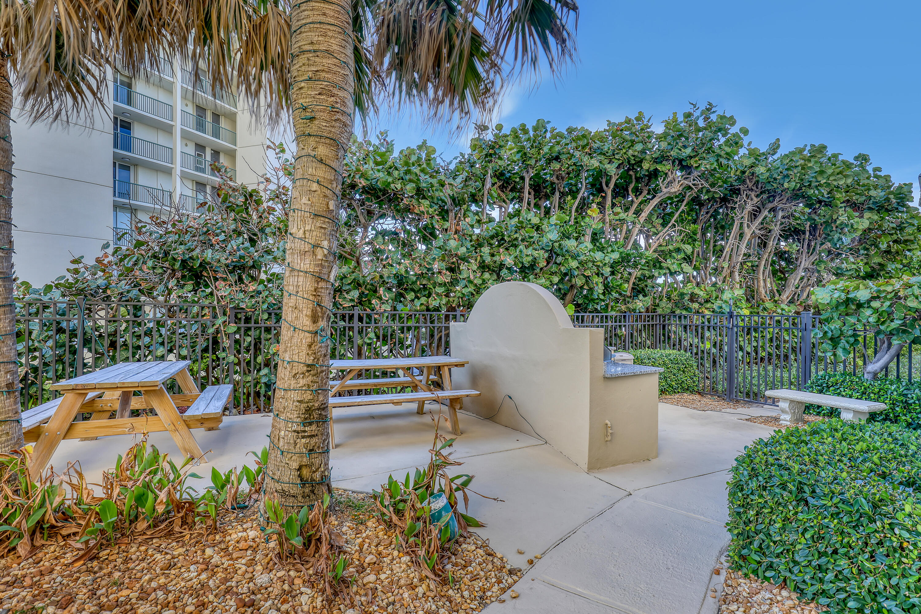5420 N Ocean Drive 1106