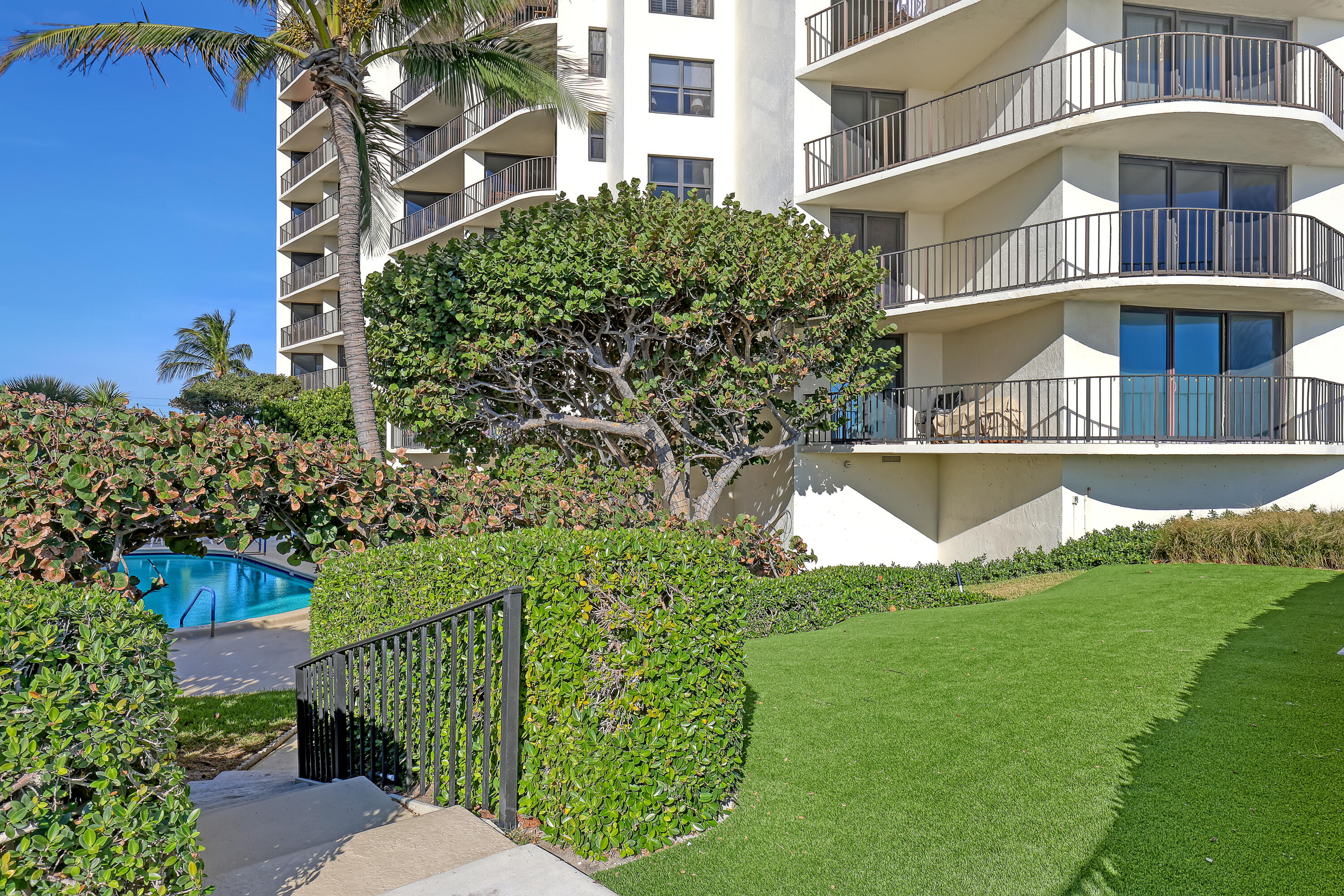 5420 N Ocean Drive 1106