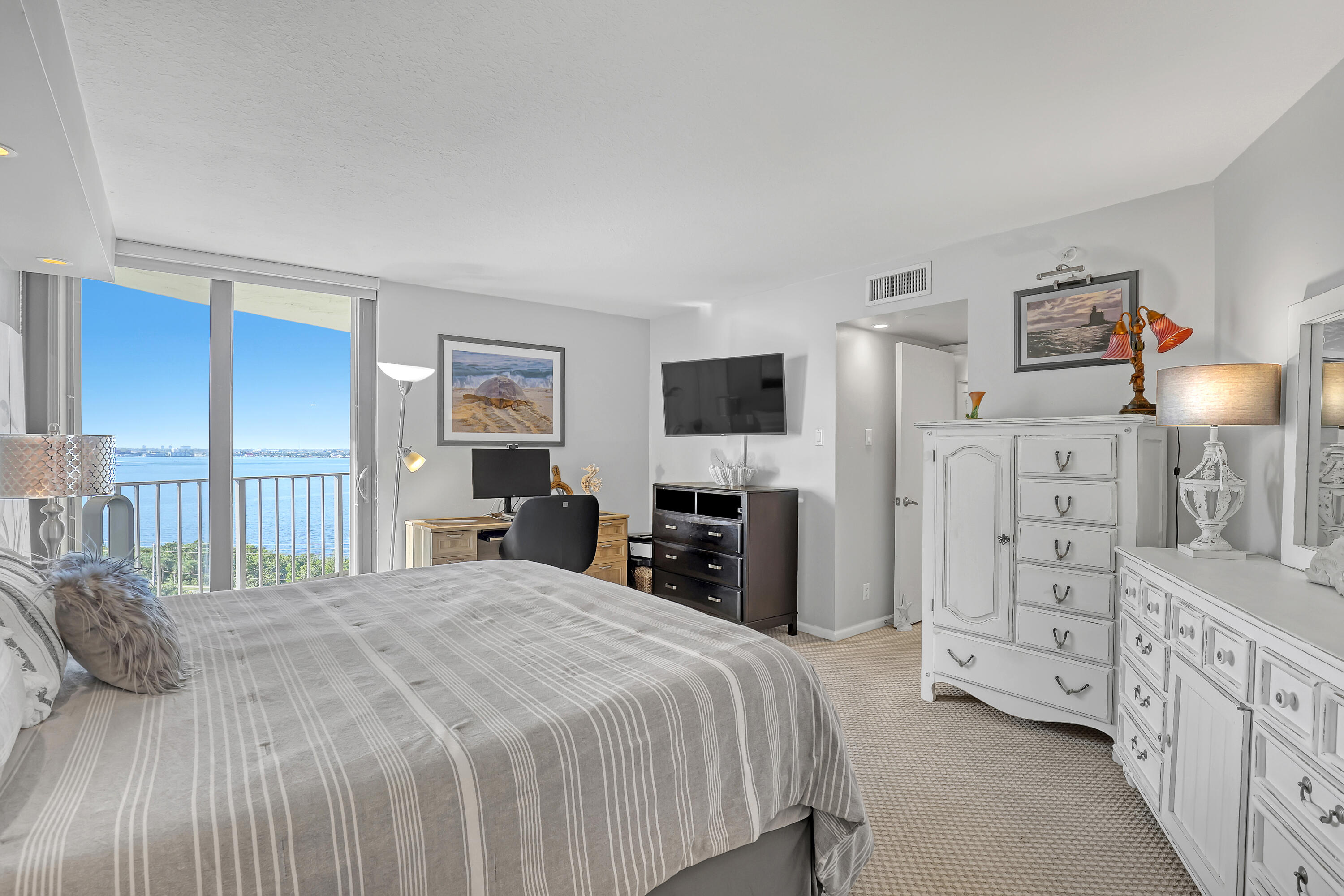 5420 N Ocean Drive 1106