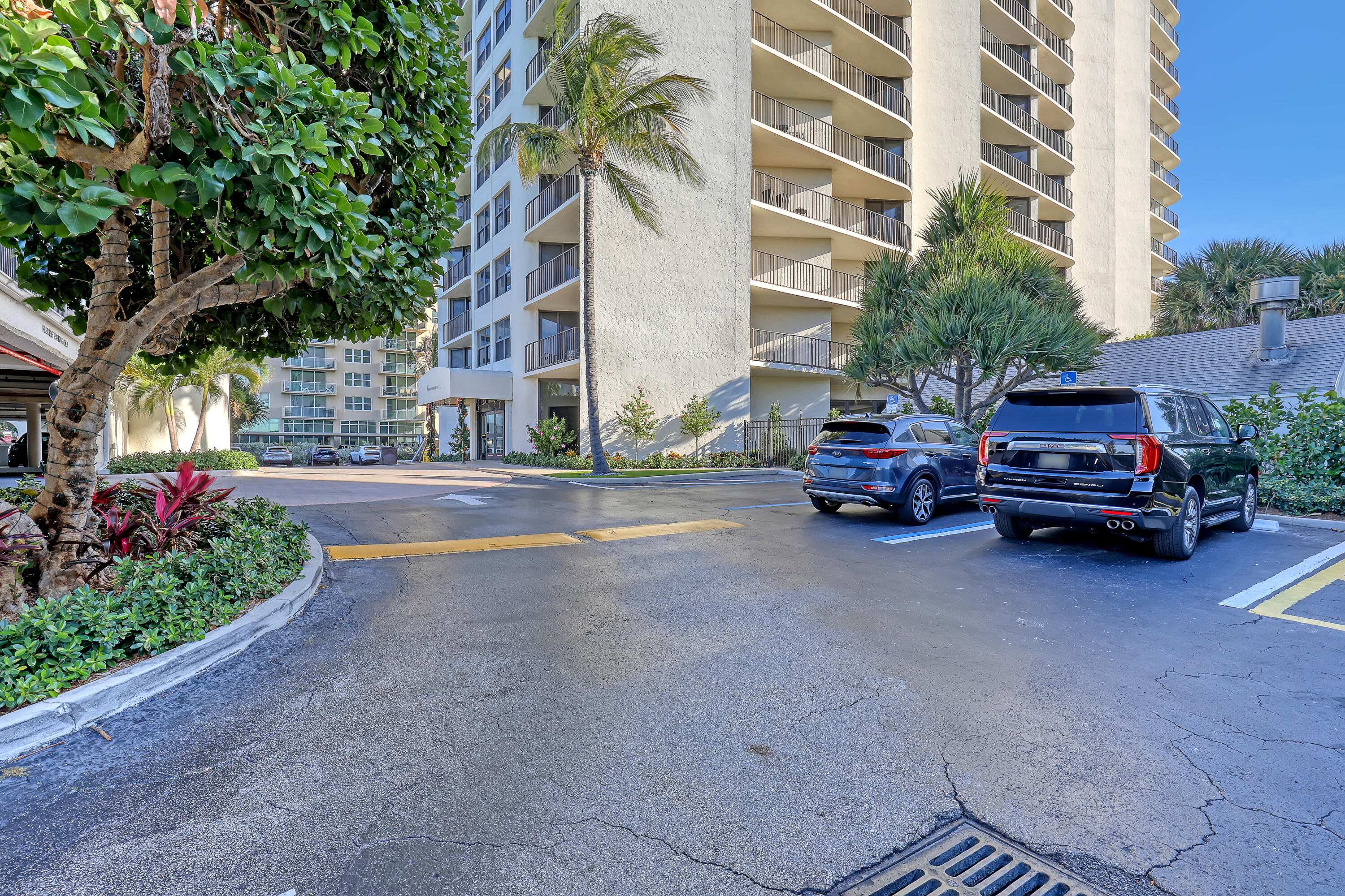 5420 N Ocean Drive 1106