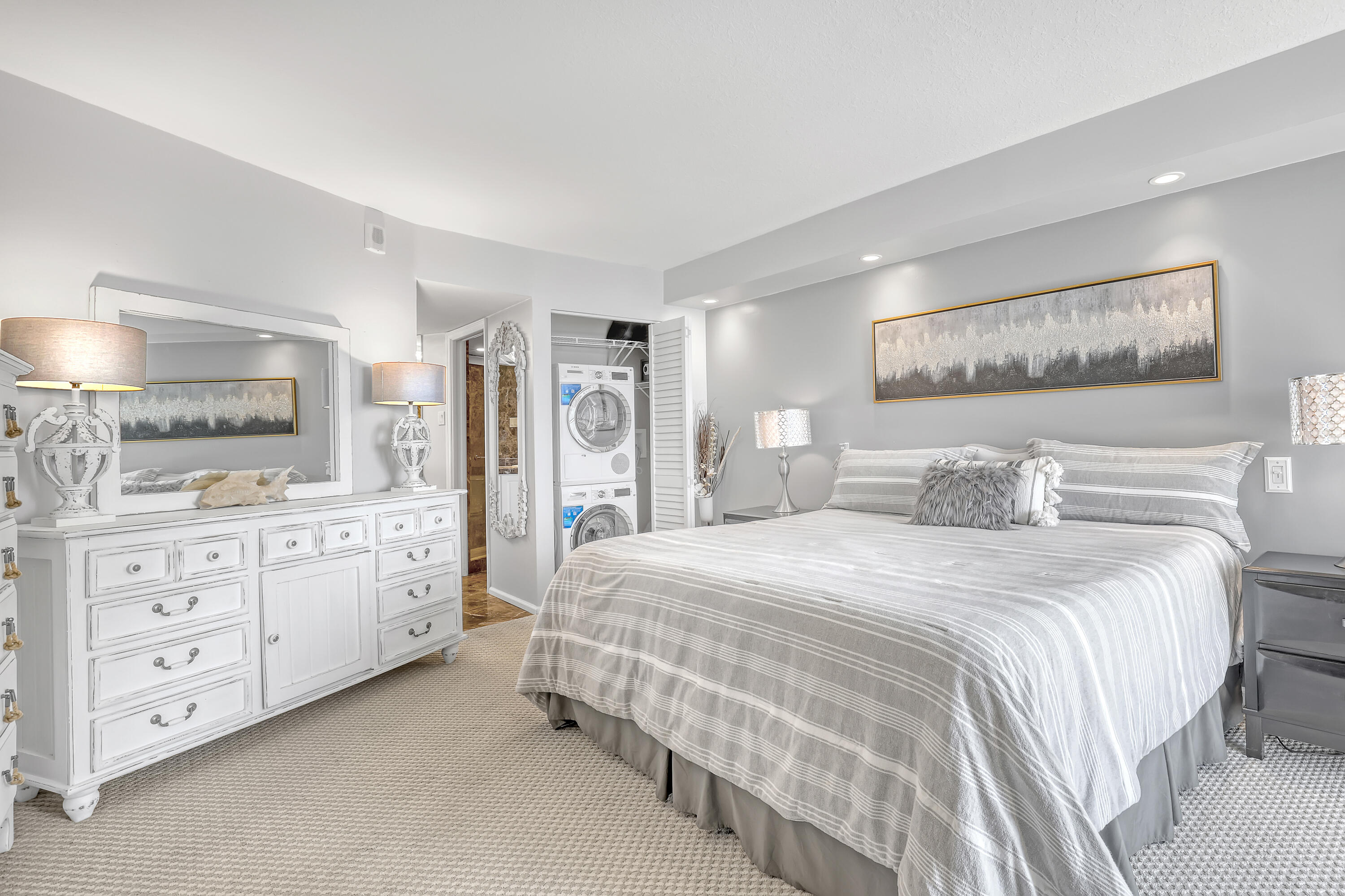 5420 N Ocean Drive 1106