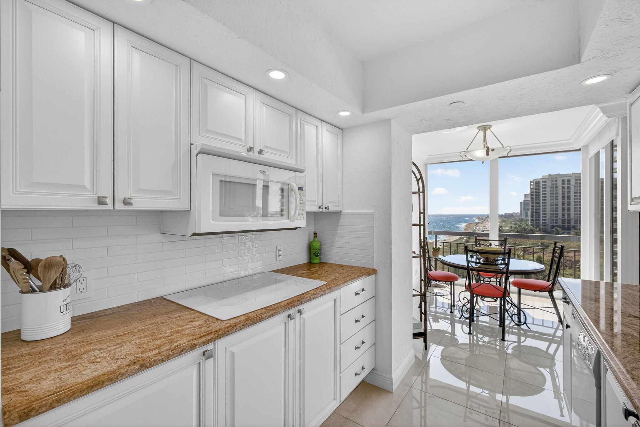 4000 N Ocean Drive 904