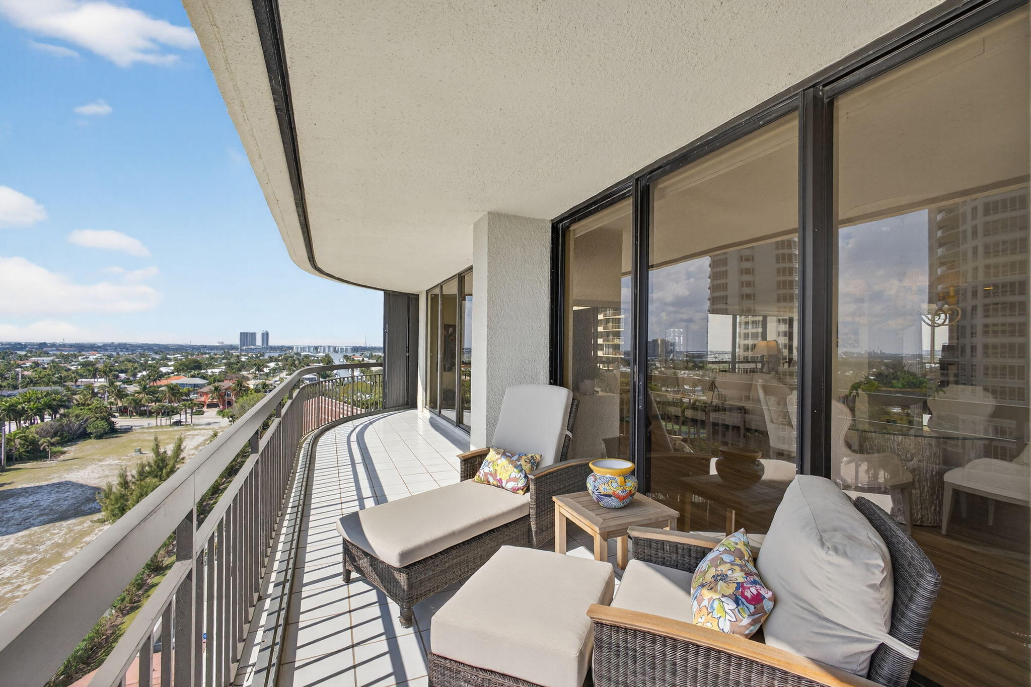 4000 N Ocean Drive 904