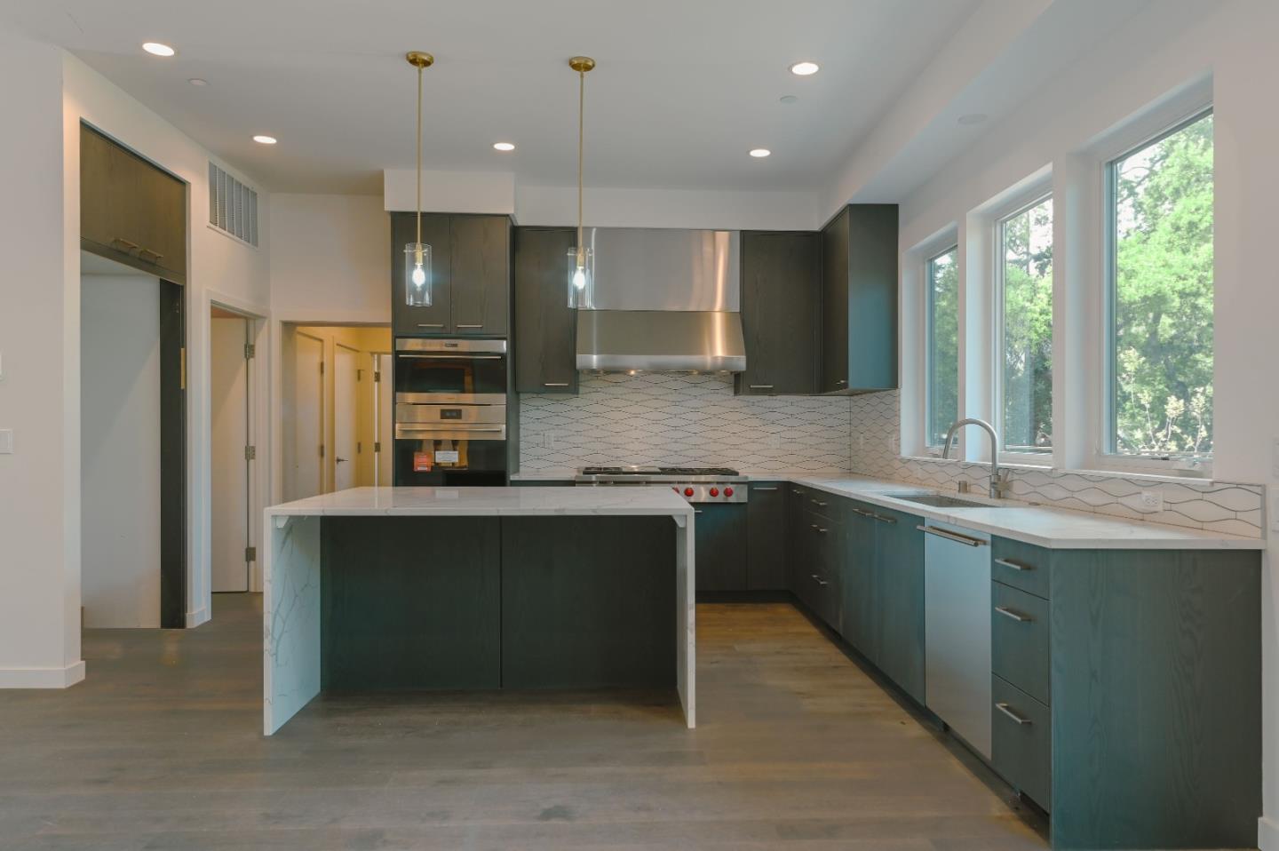 10 Cardinal CT