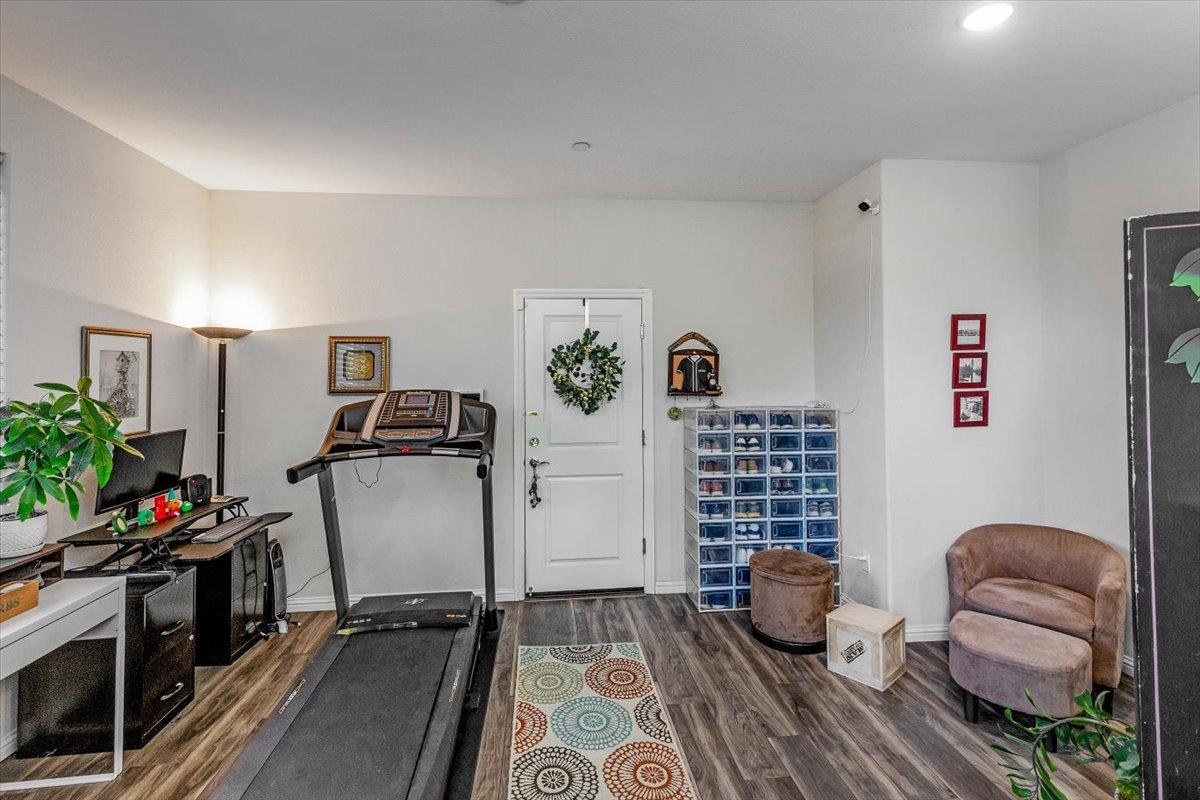2420 Kita Lane