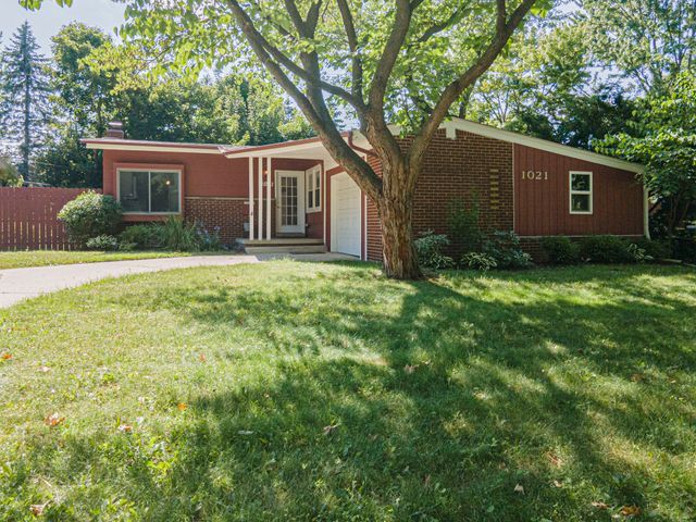 1021 NORWICH Drive