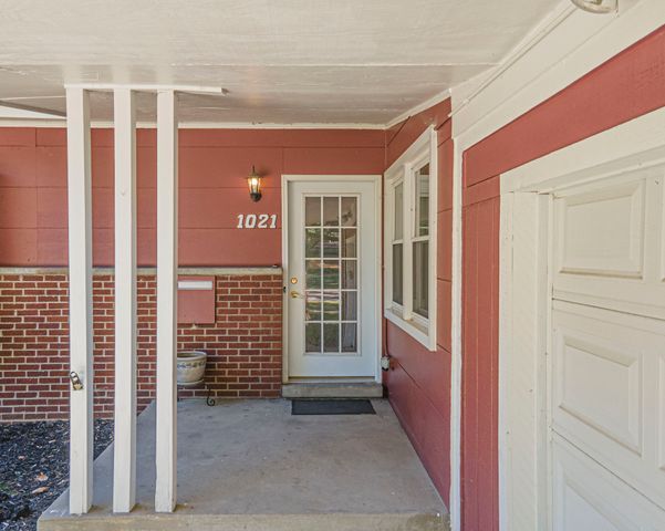 1021 NORWICH Drive