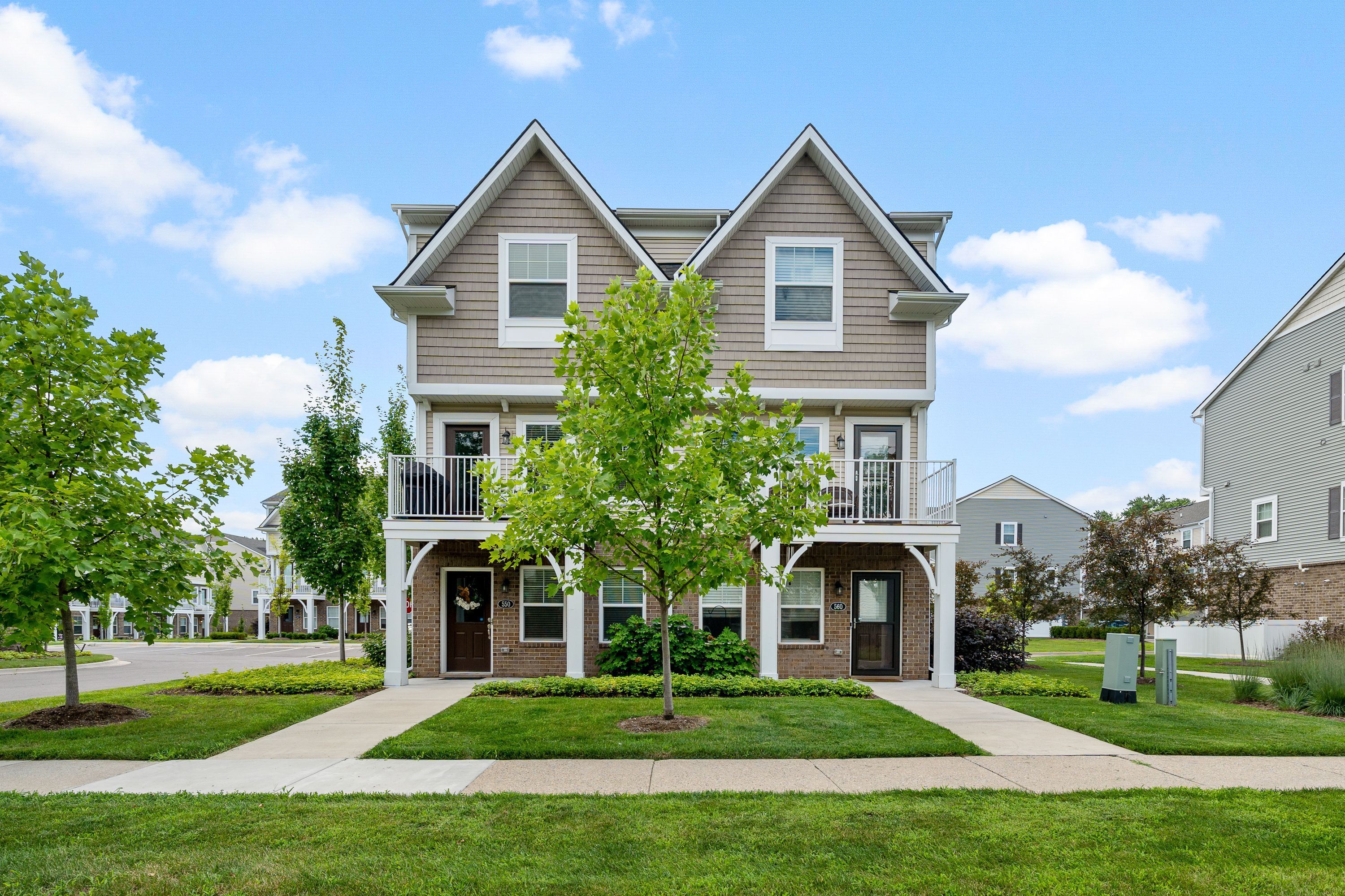 550 PARKDALE Lane