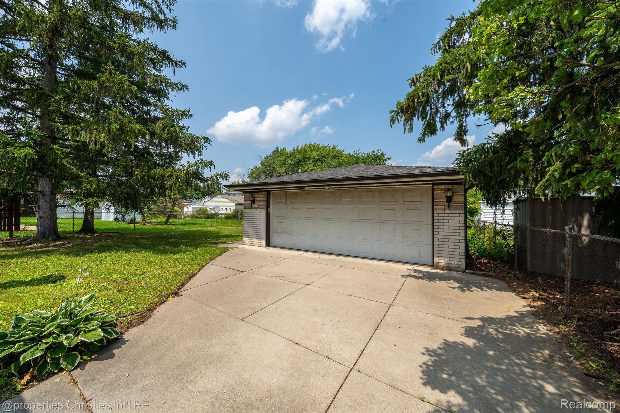 2369 PARIS Drive