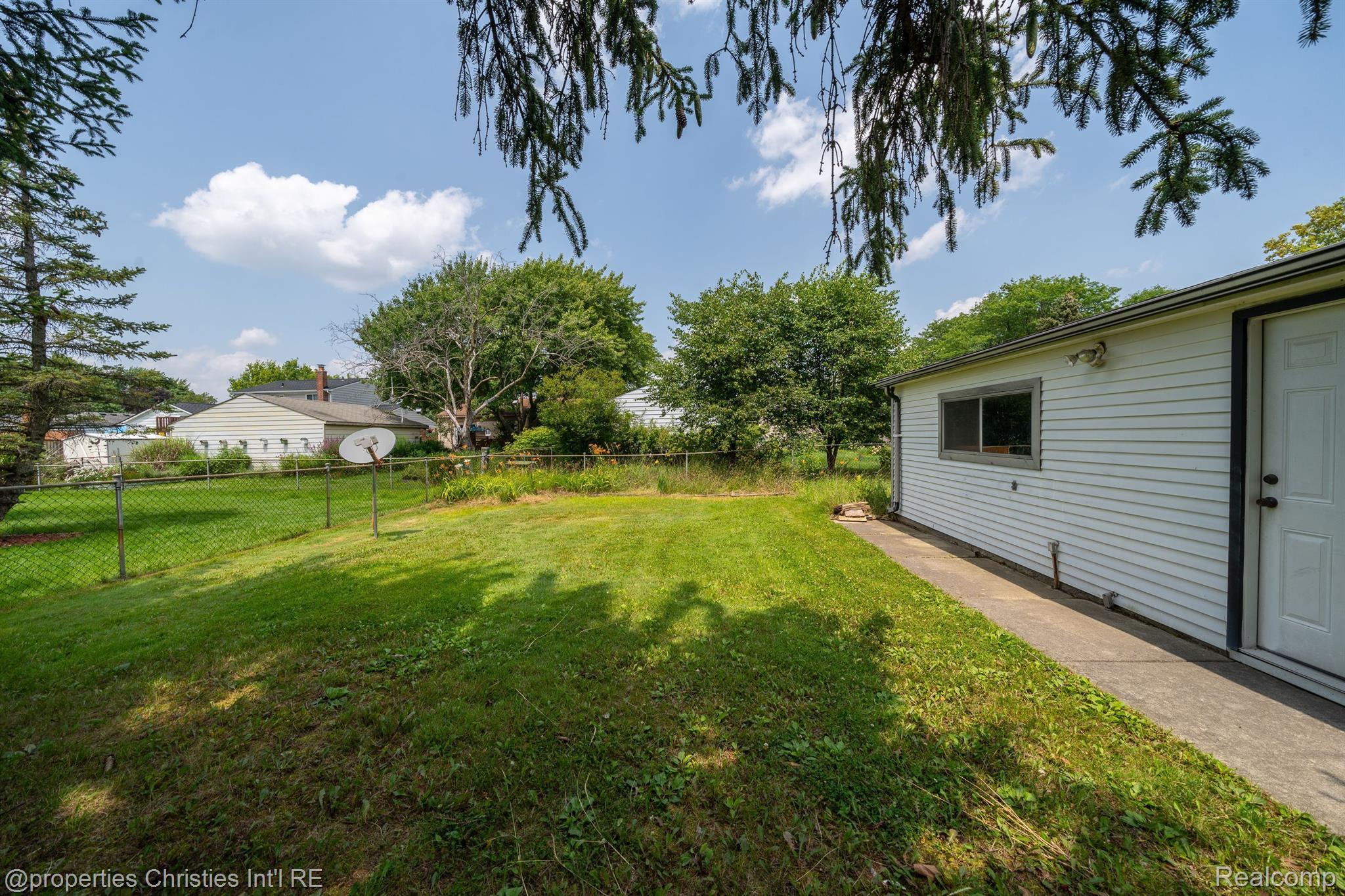 2369 PARIS Drive