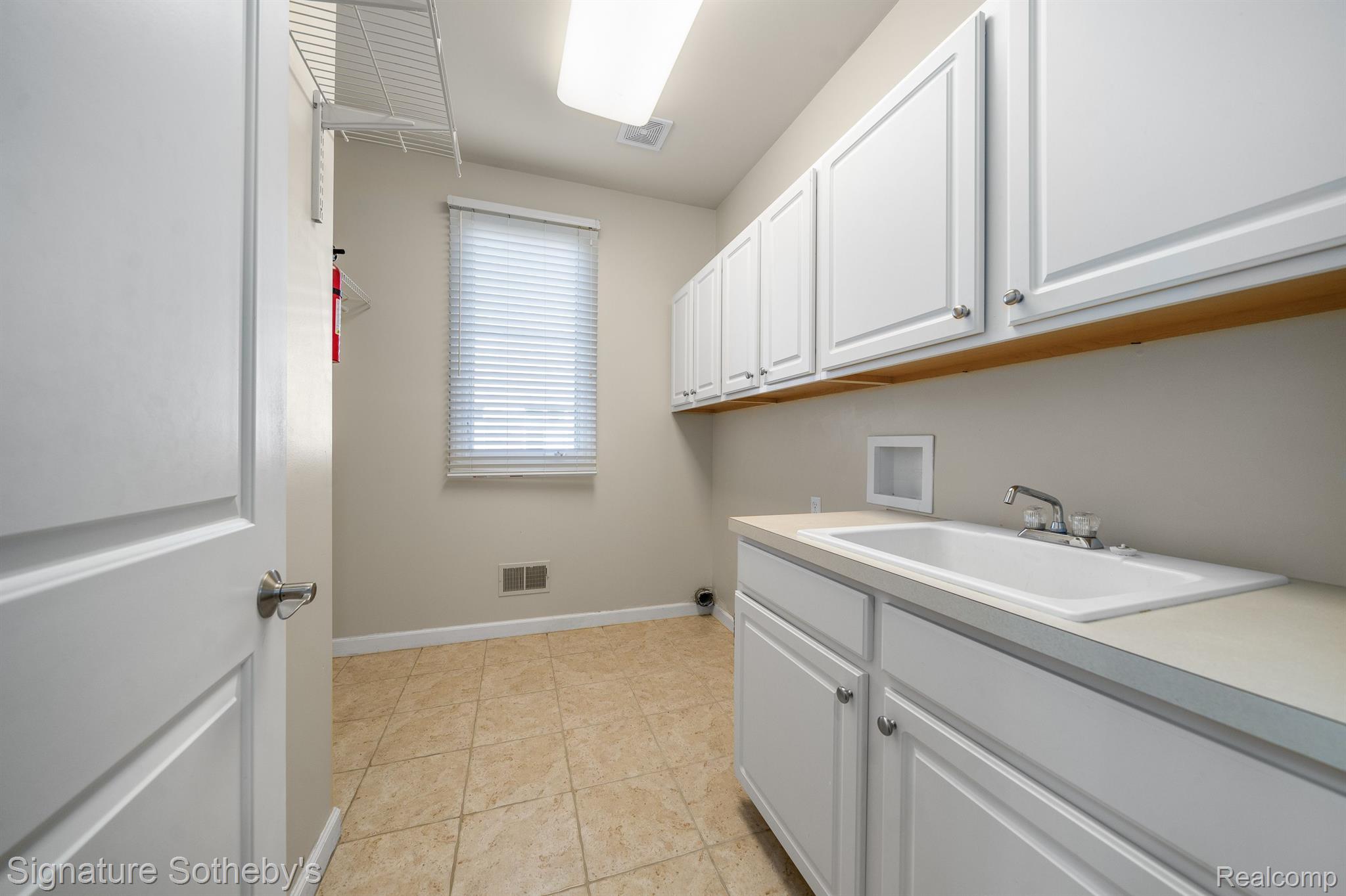 17464 WILLIAMSBURG