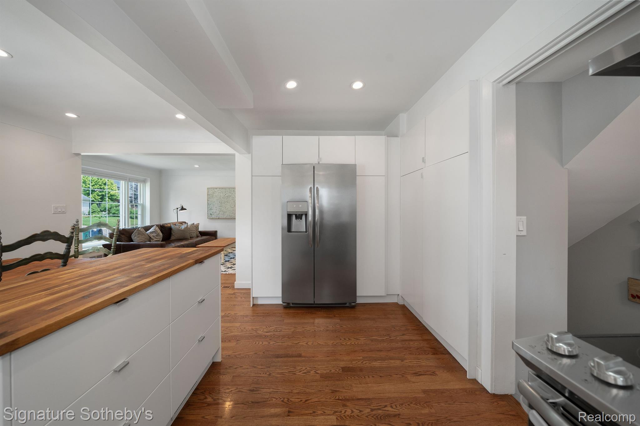 1207 GREENLEAF Drive