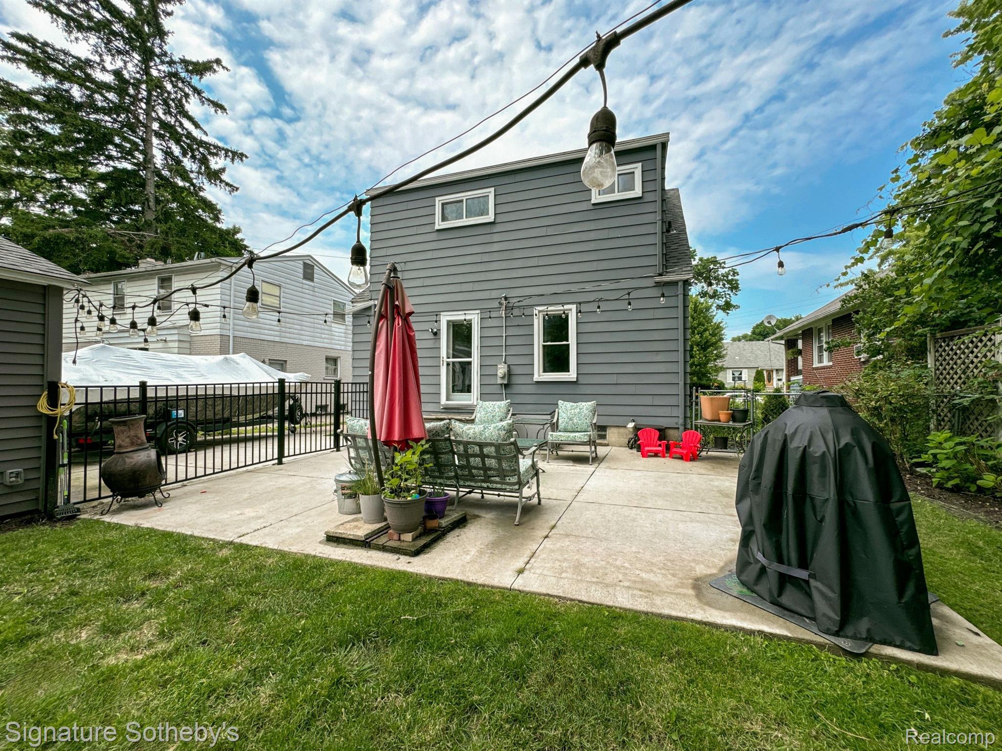 1207 GREENLEAF Drive