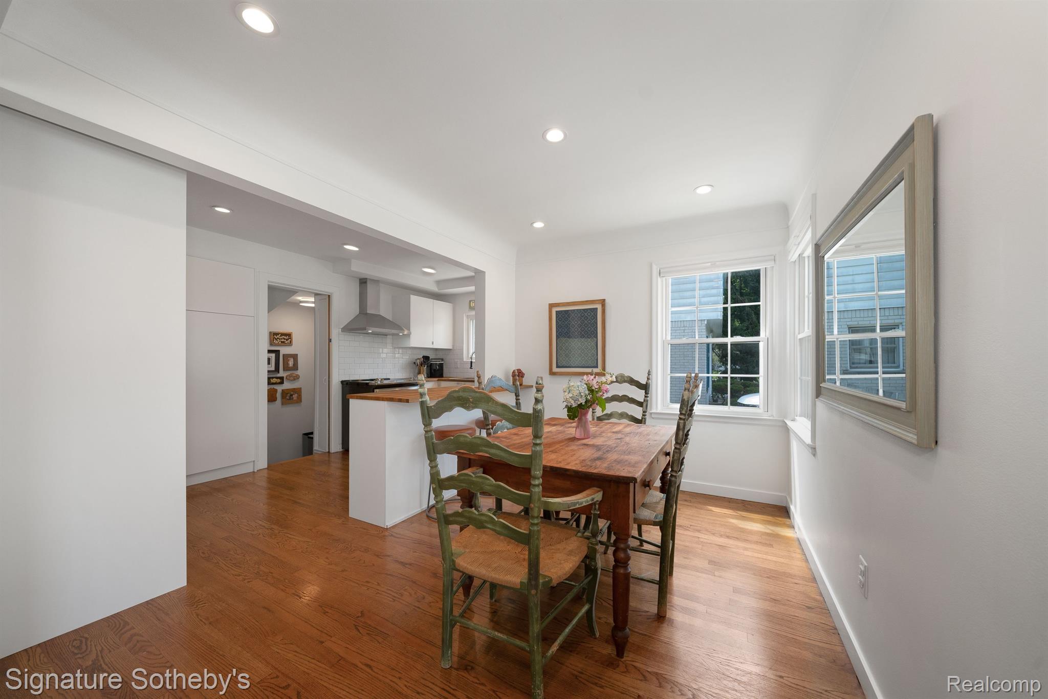 1207 GREENLEAF Drive