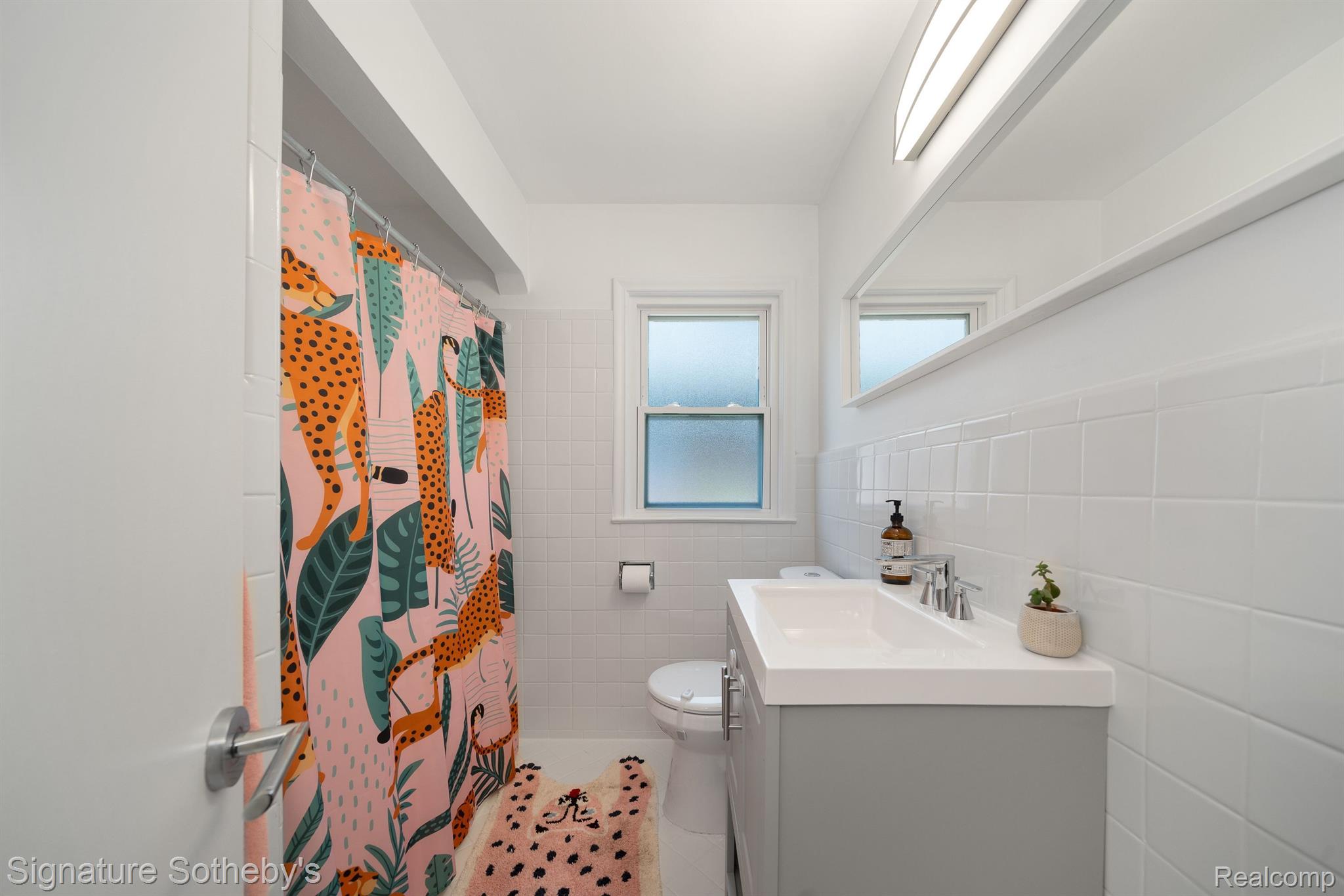 1207 GREENLEAF Drive