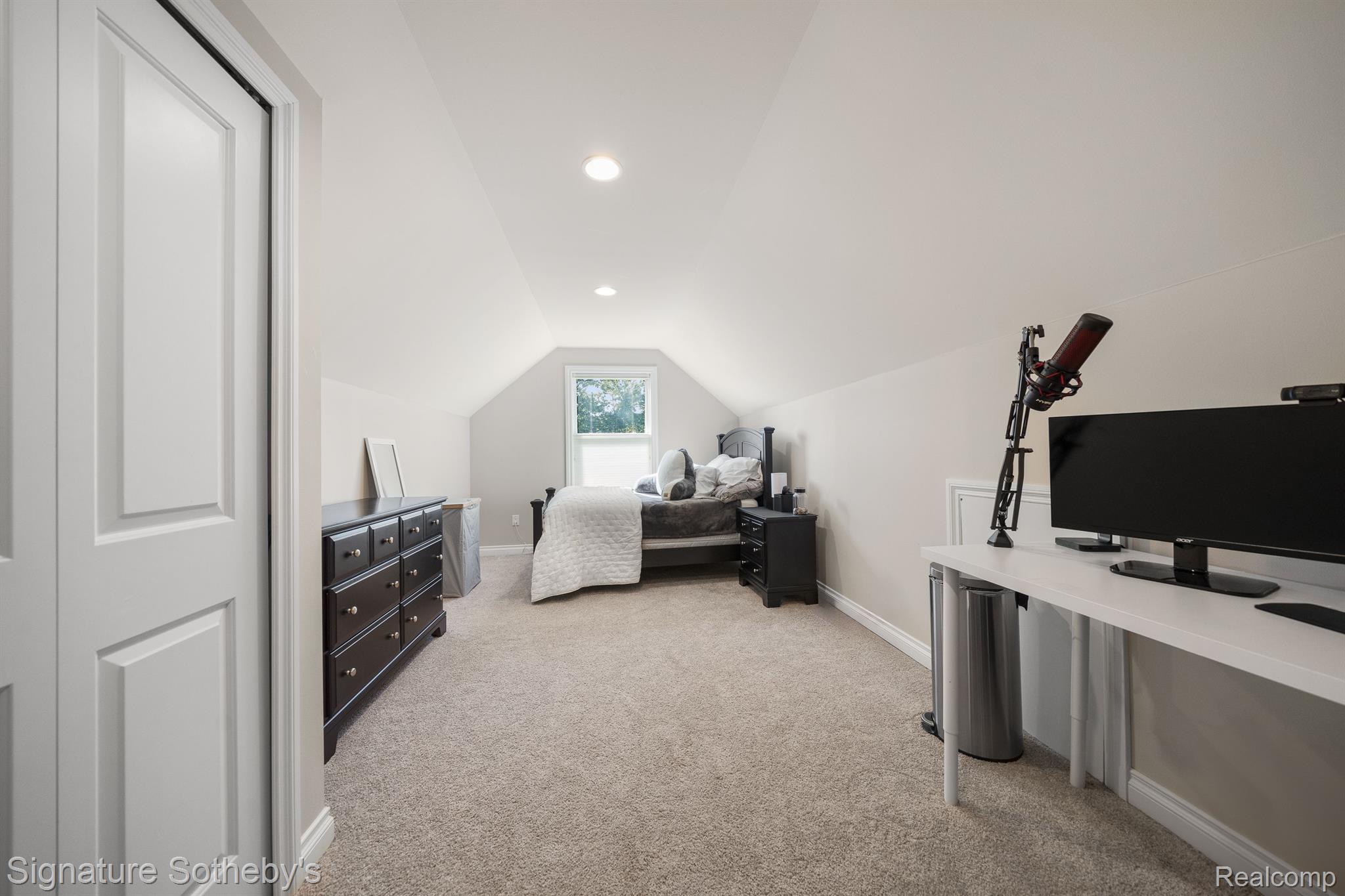 860 BIRD Avenue