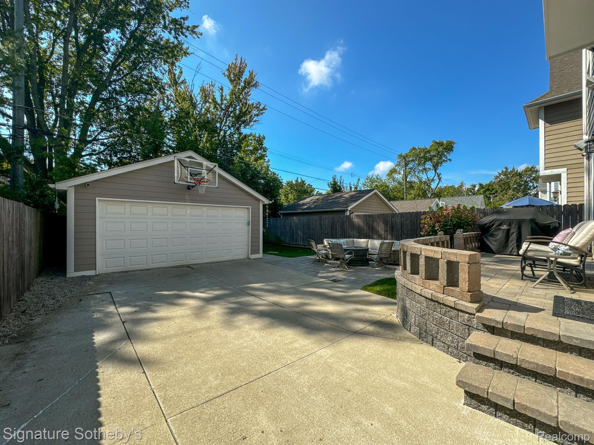 860 BIRD Avenue