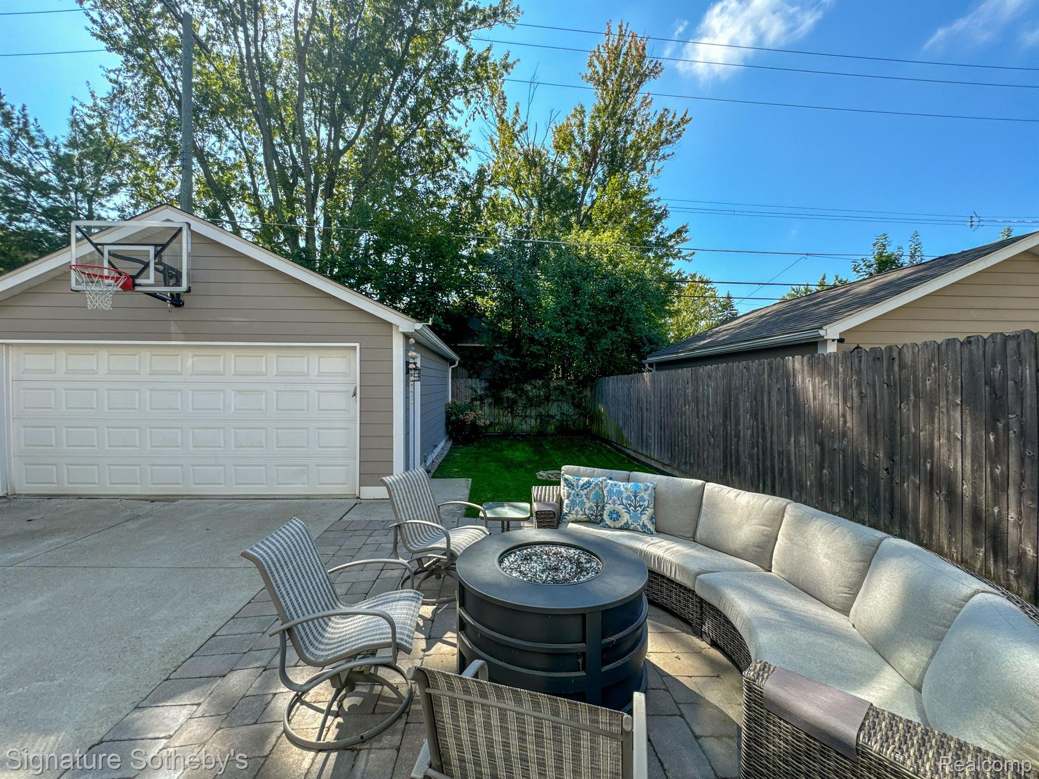 860 BIRD Avenue
