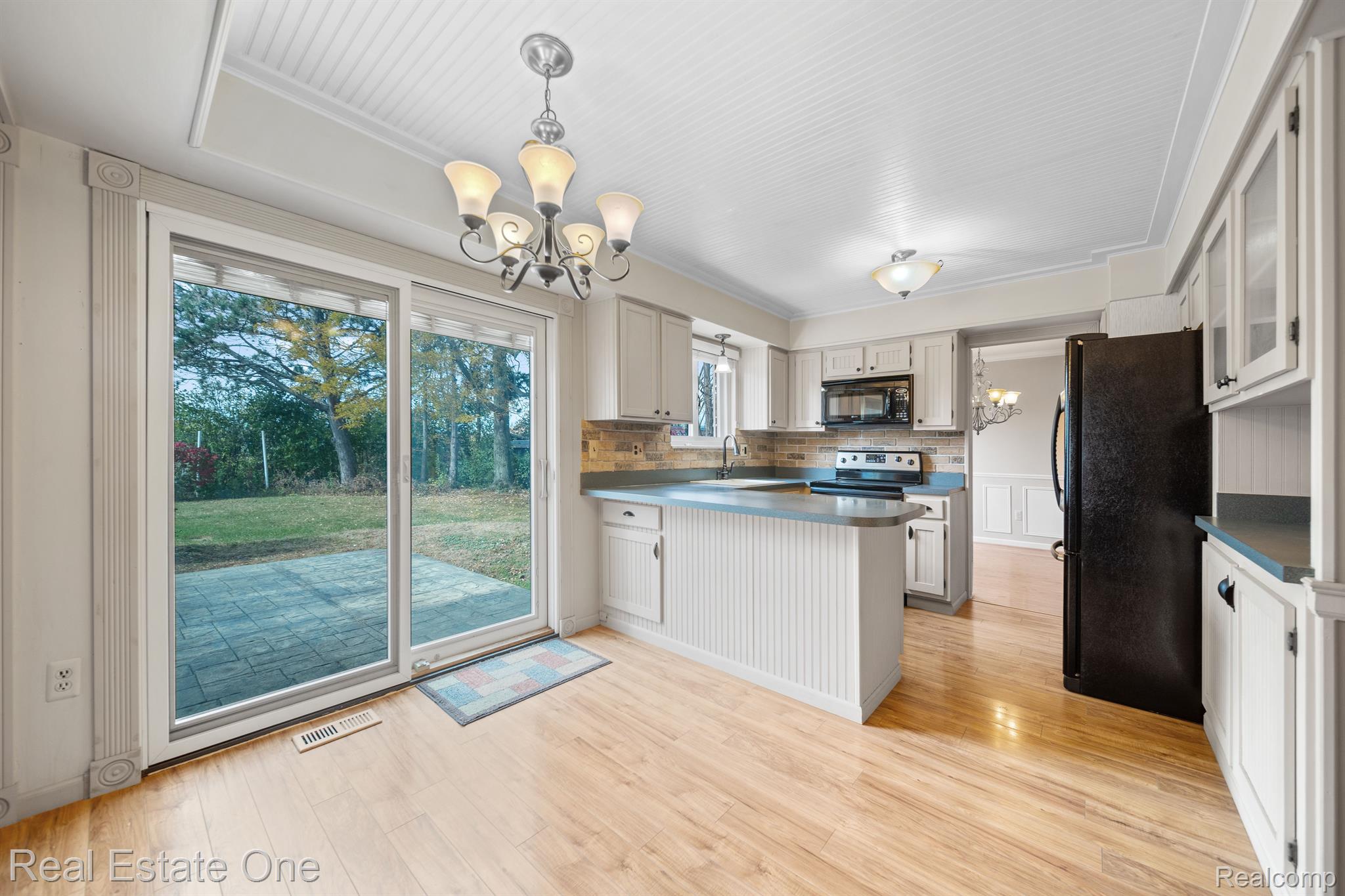 6055 PORTERIDGE Lane