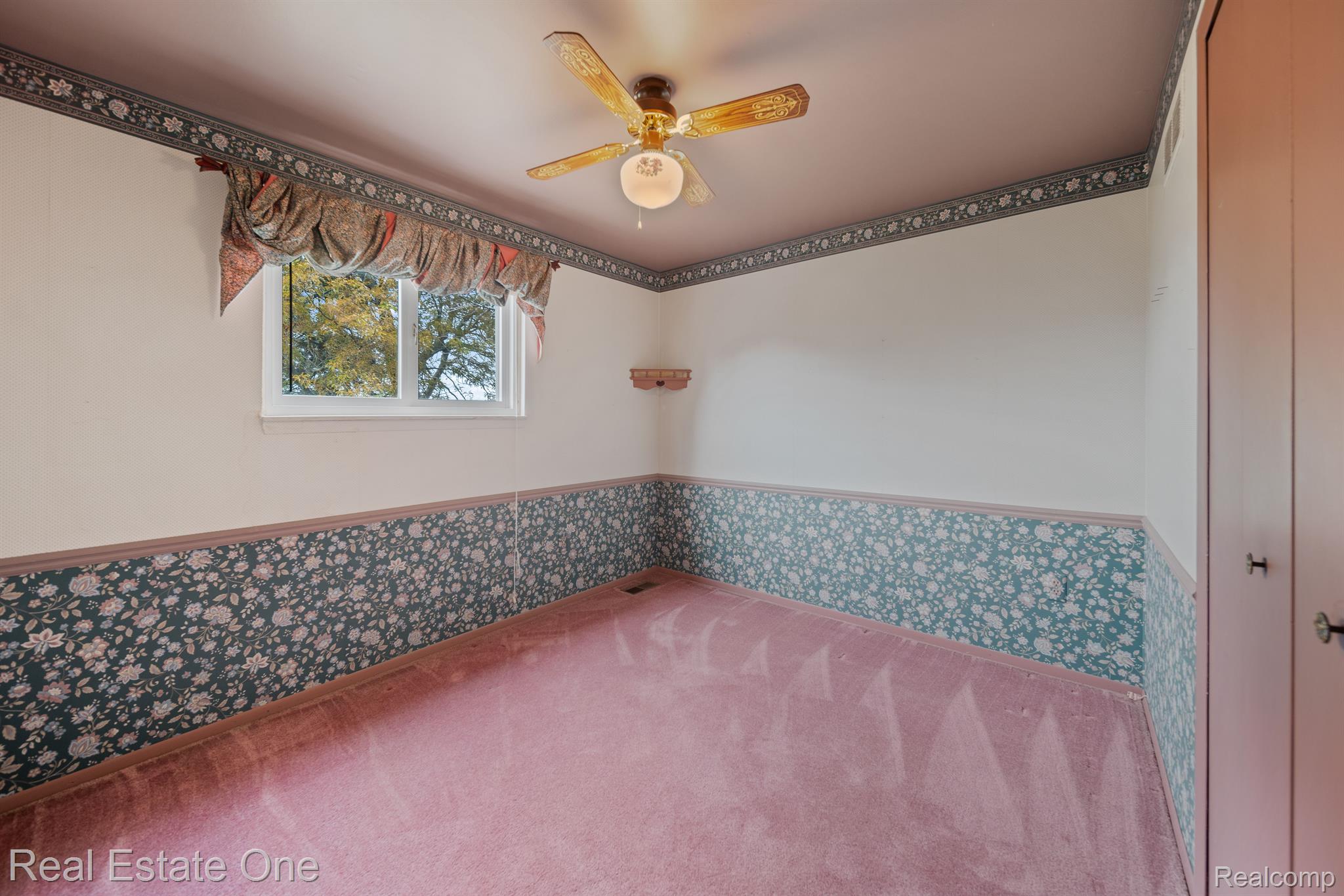 6055 PORTERIDGE Lane