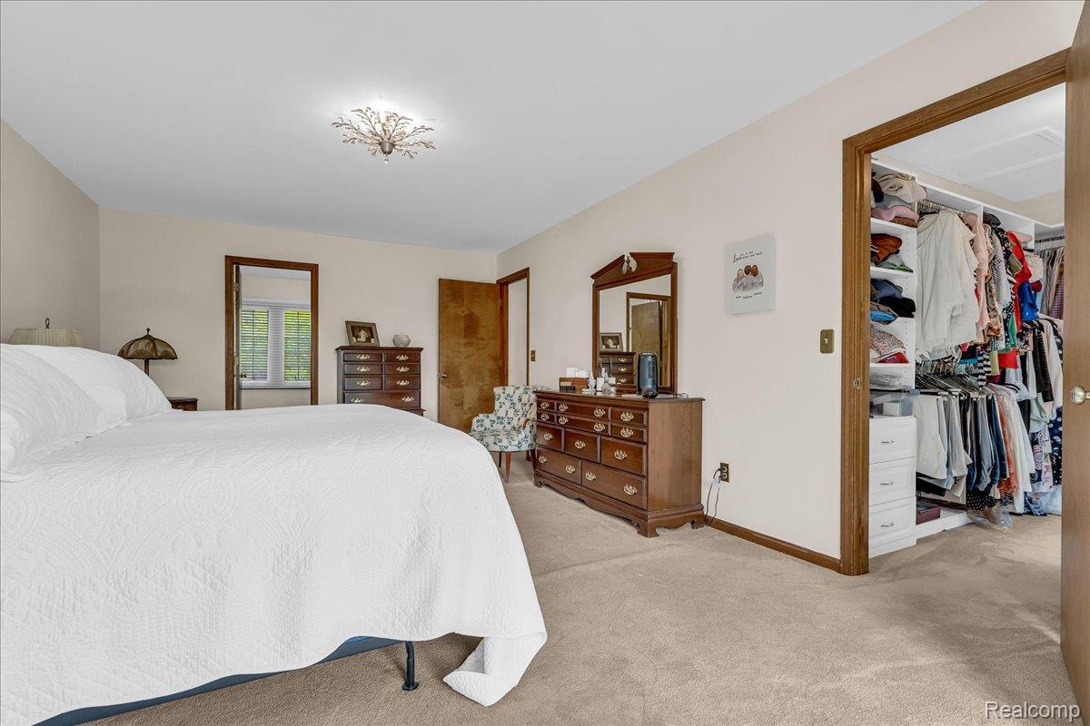 24842 White Plains Drive