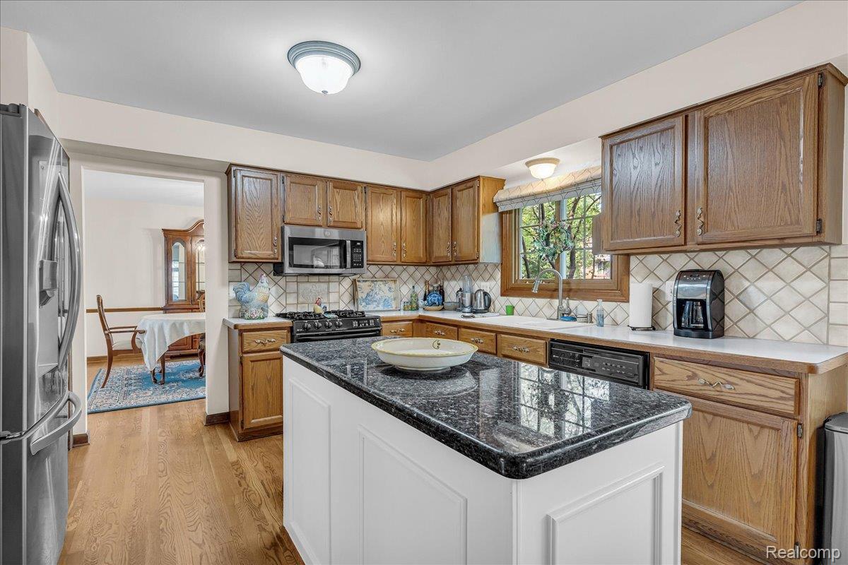 24842 White Plains Drive