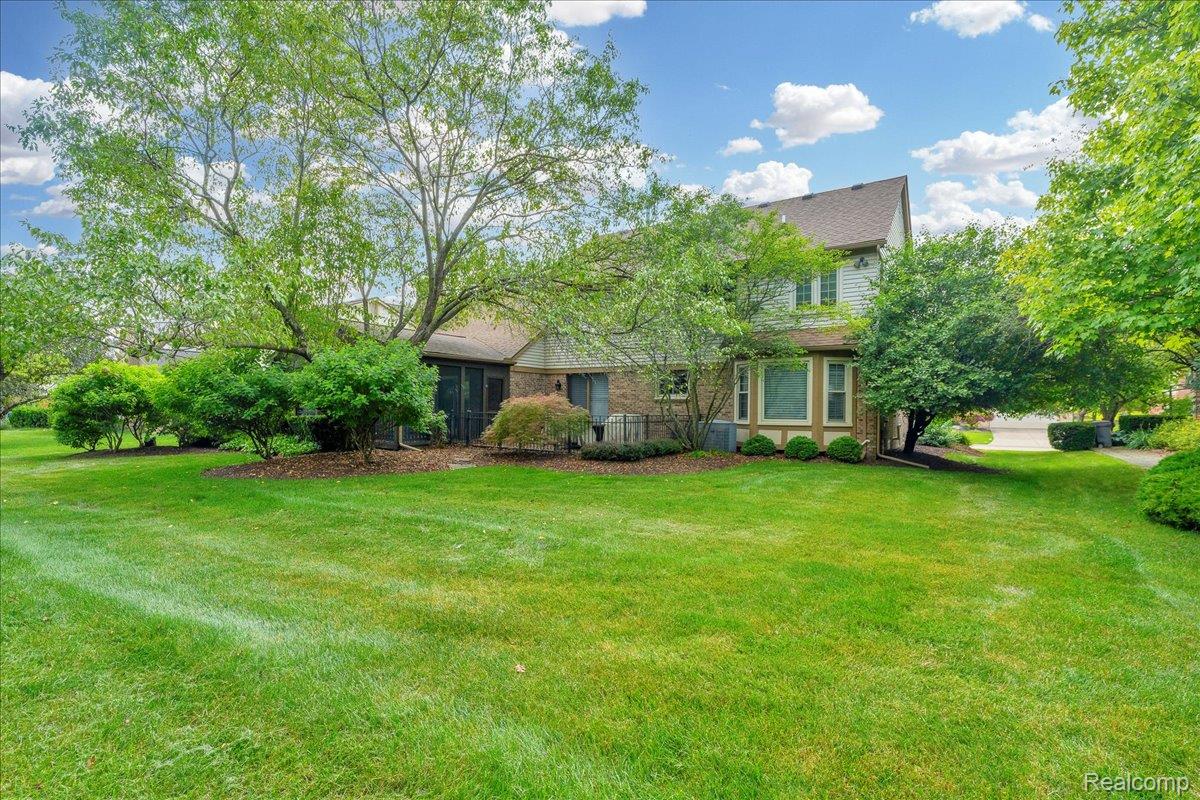 24842 White Plains Drive