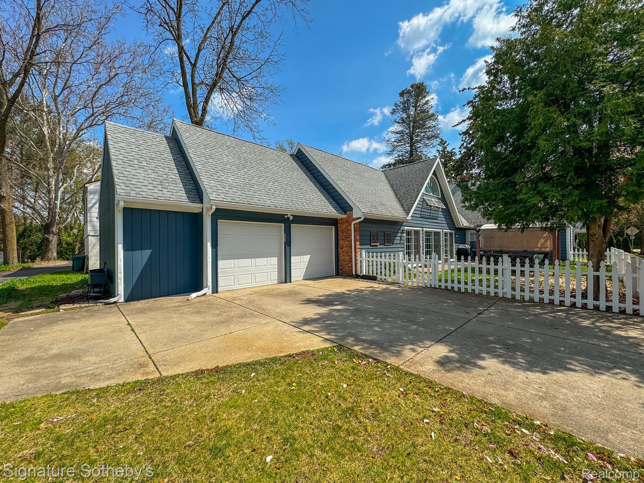 3556 ORCHARD LAKE Road