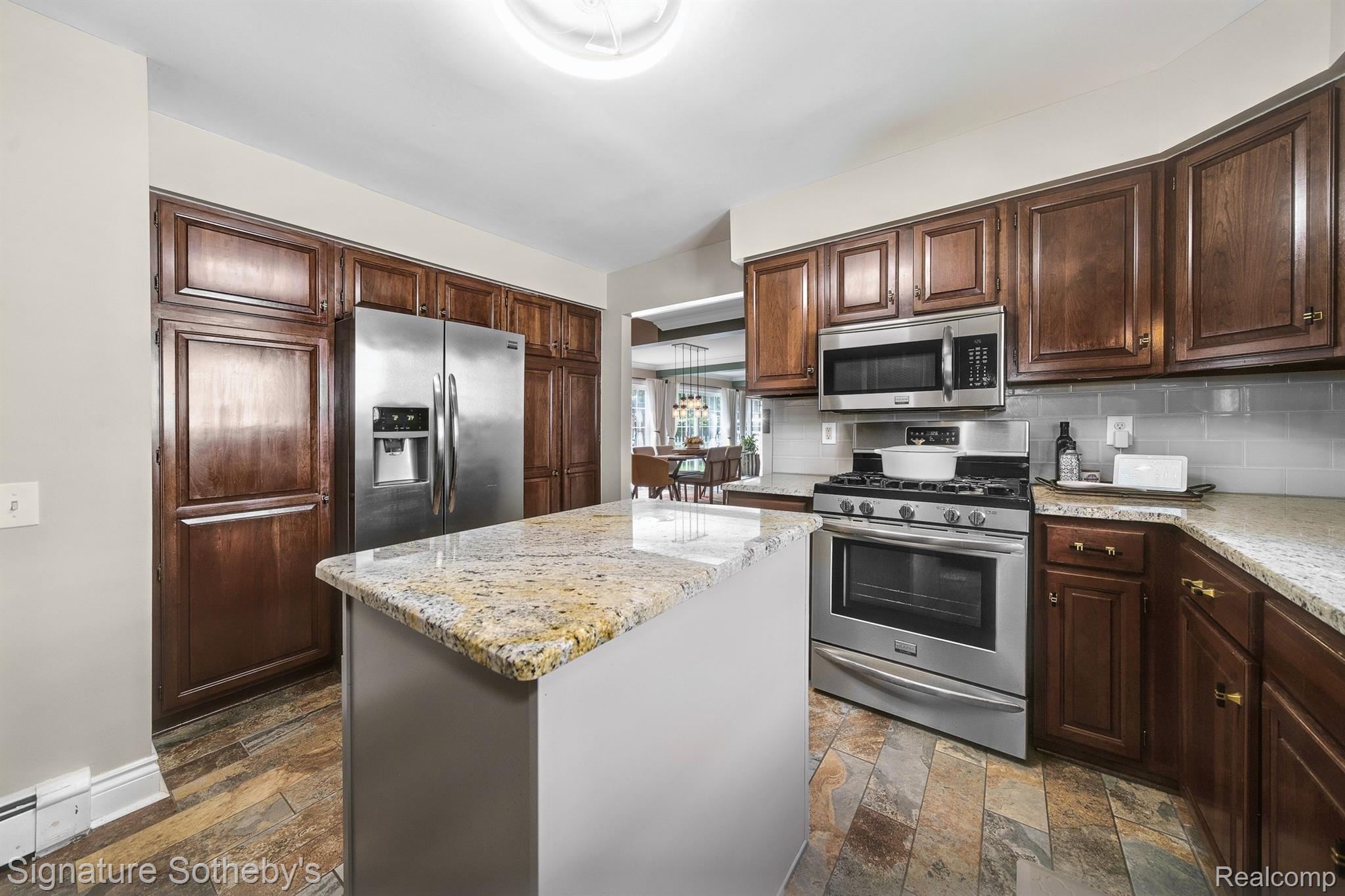 3556 ORCHARD LAKE Road