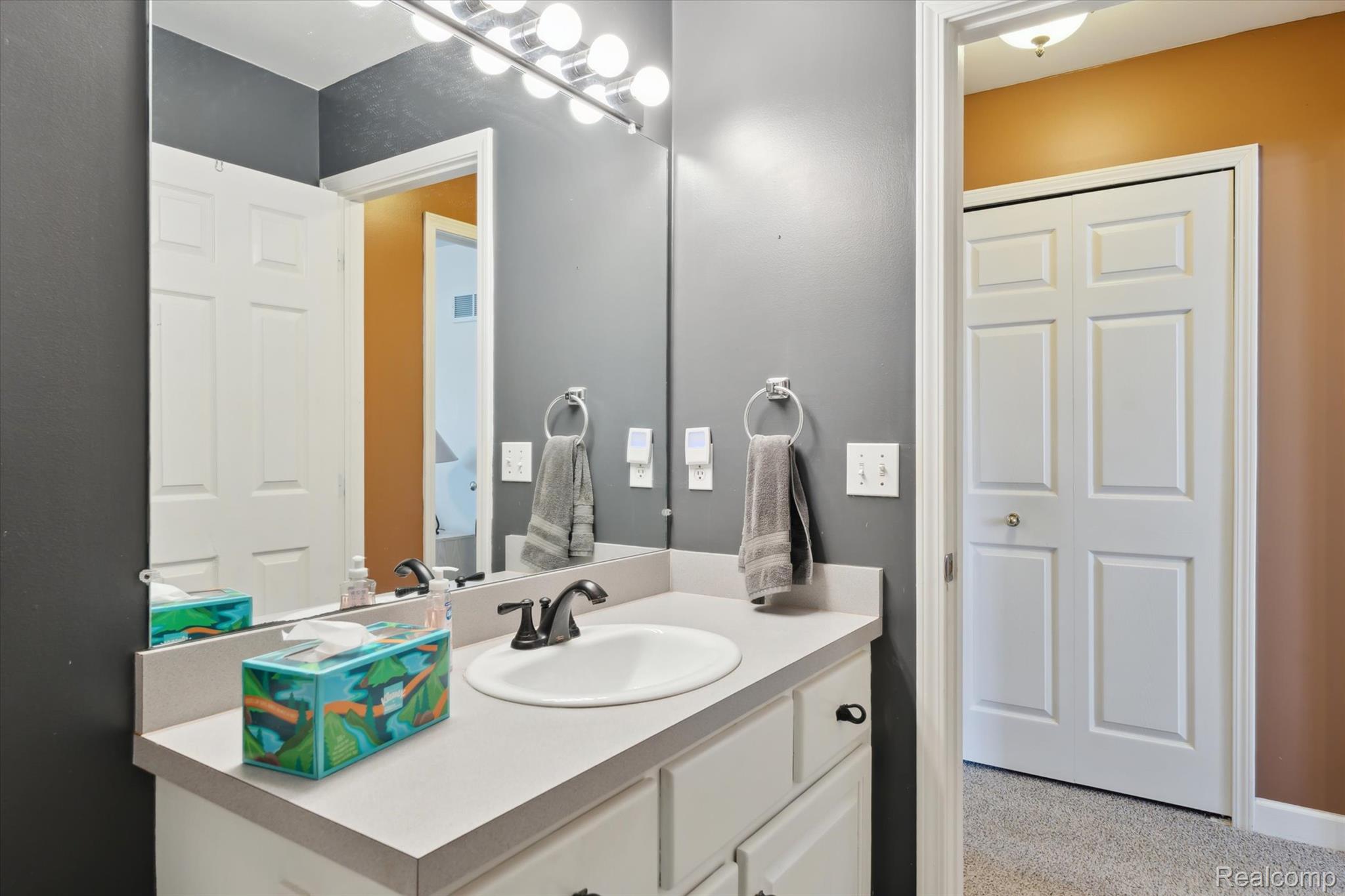 575 Thornehill Trail