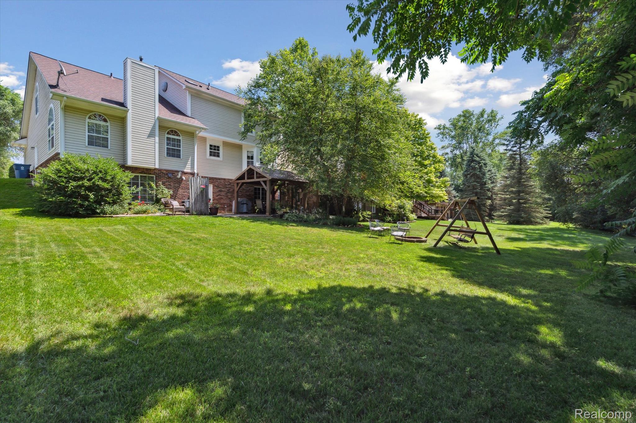 575 Thornehill Trail