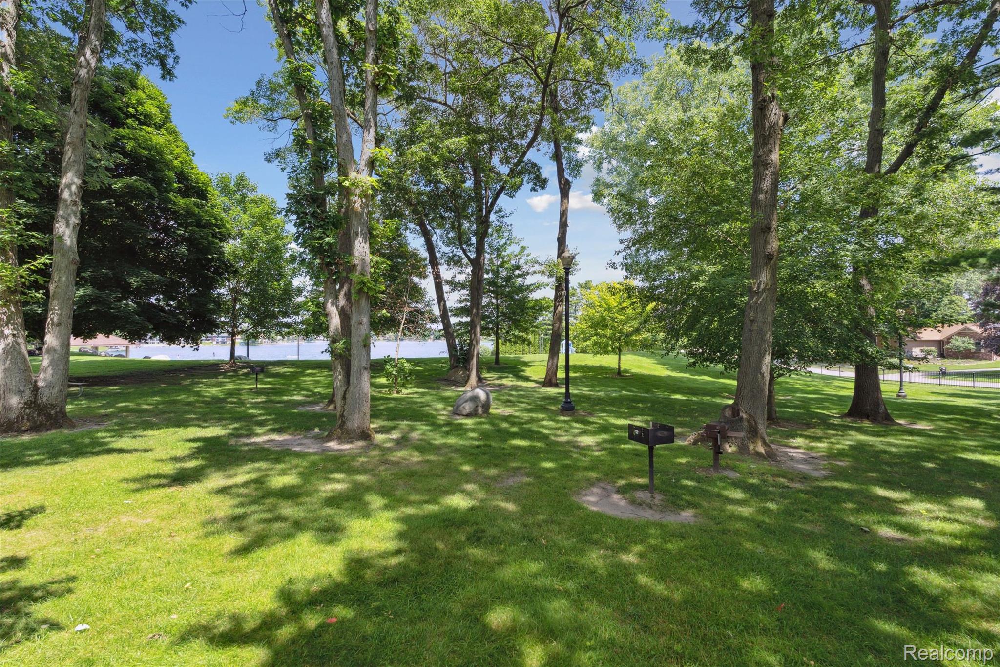 575 Thornehill Trail