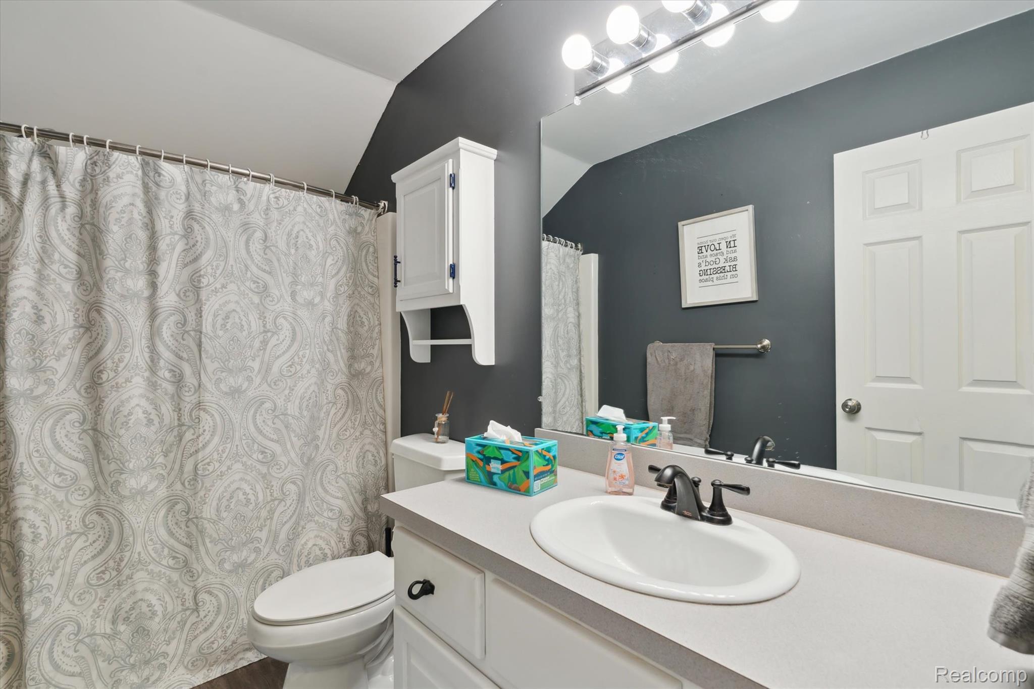 575 Thornehill Trail