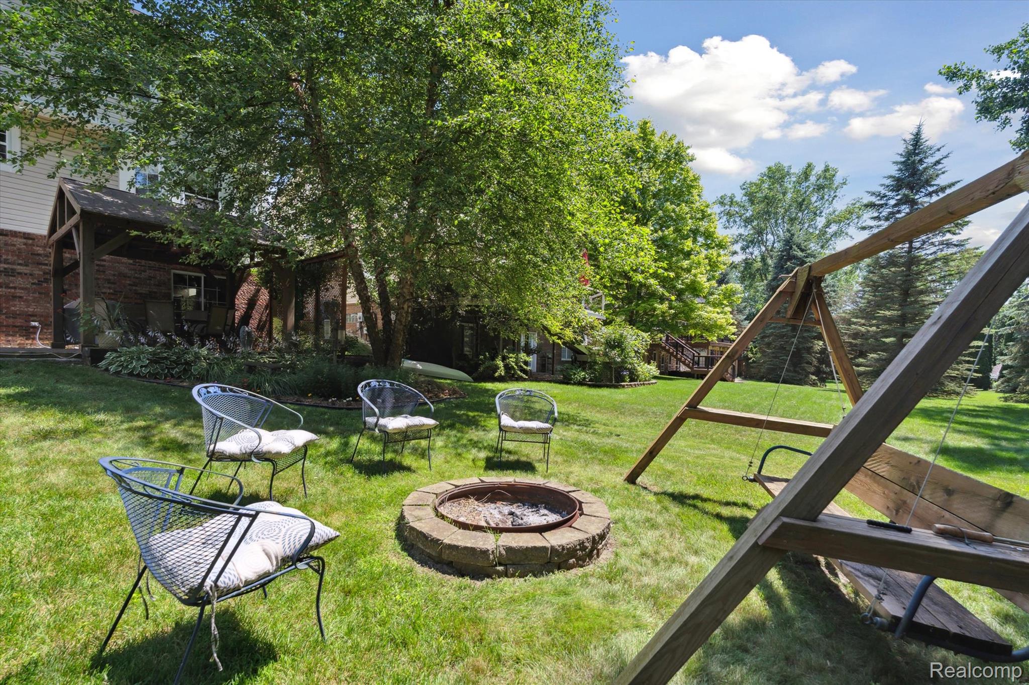 575 Thornehill Trail