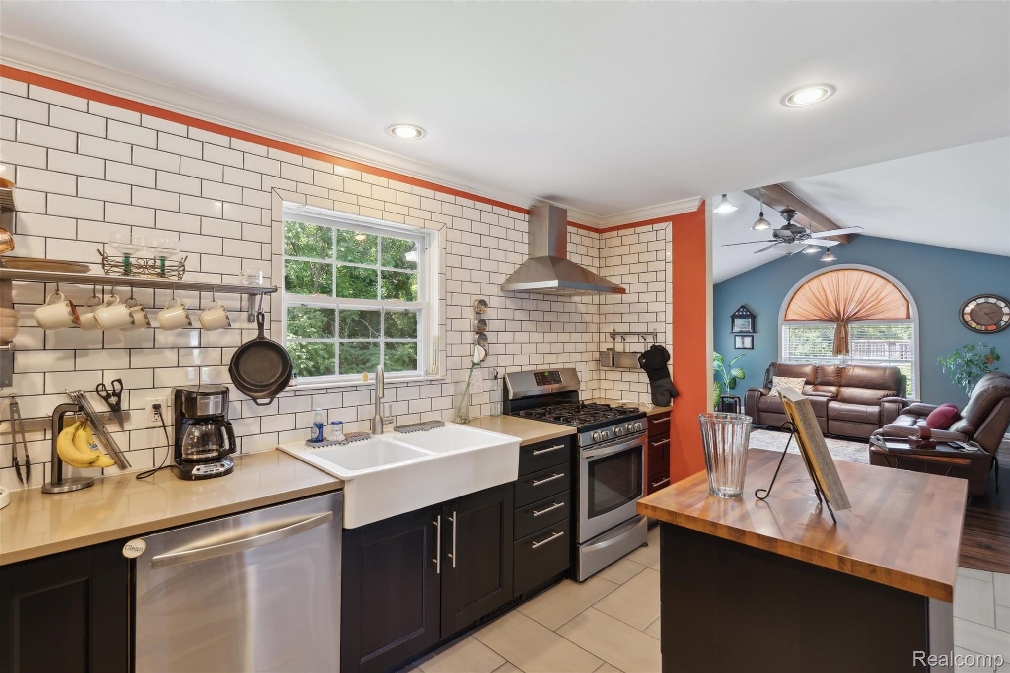 575 Thornehill Trail