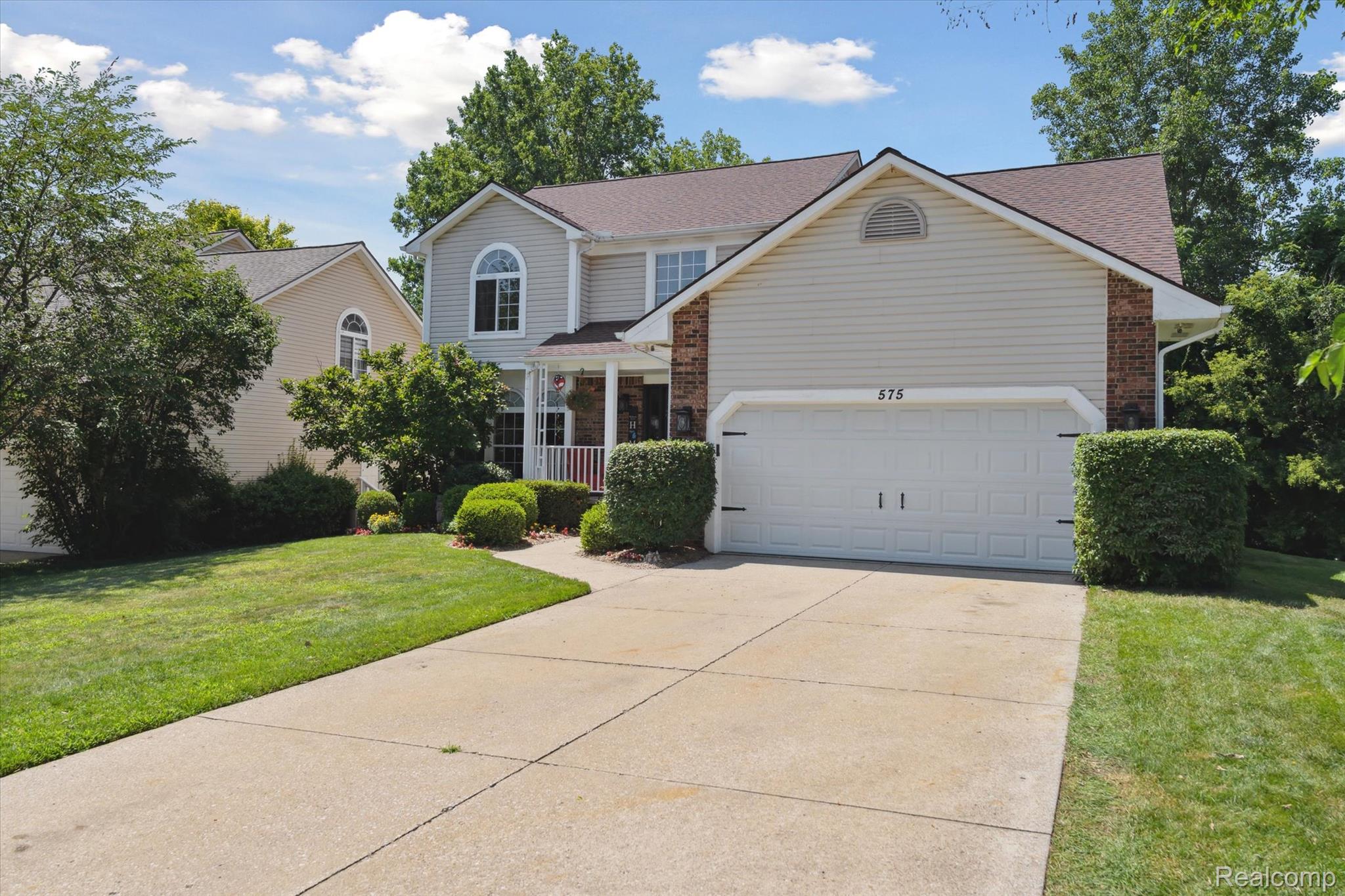 575 Thornehill Trail