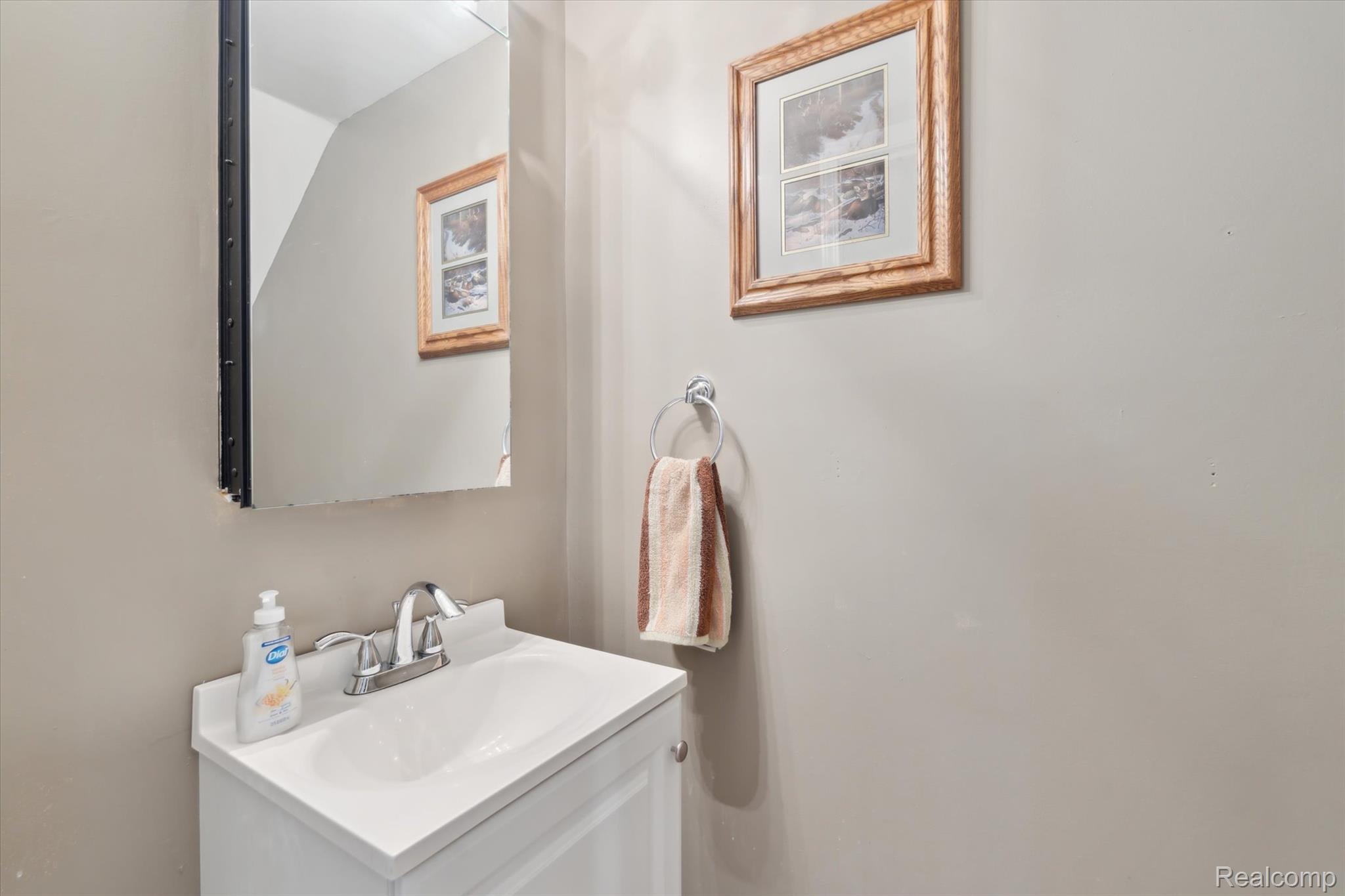 575 Thornehill Trail