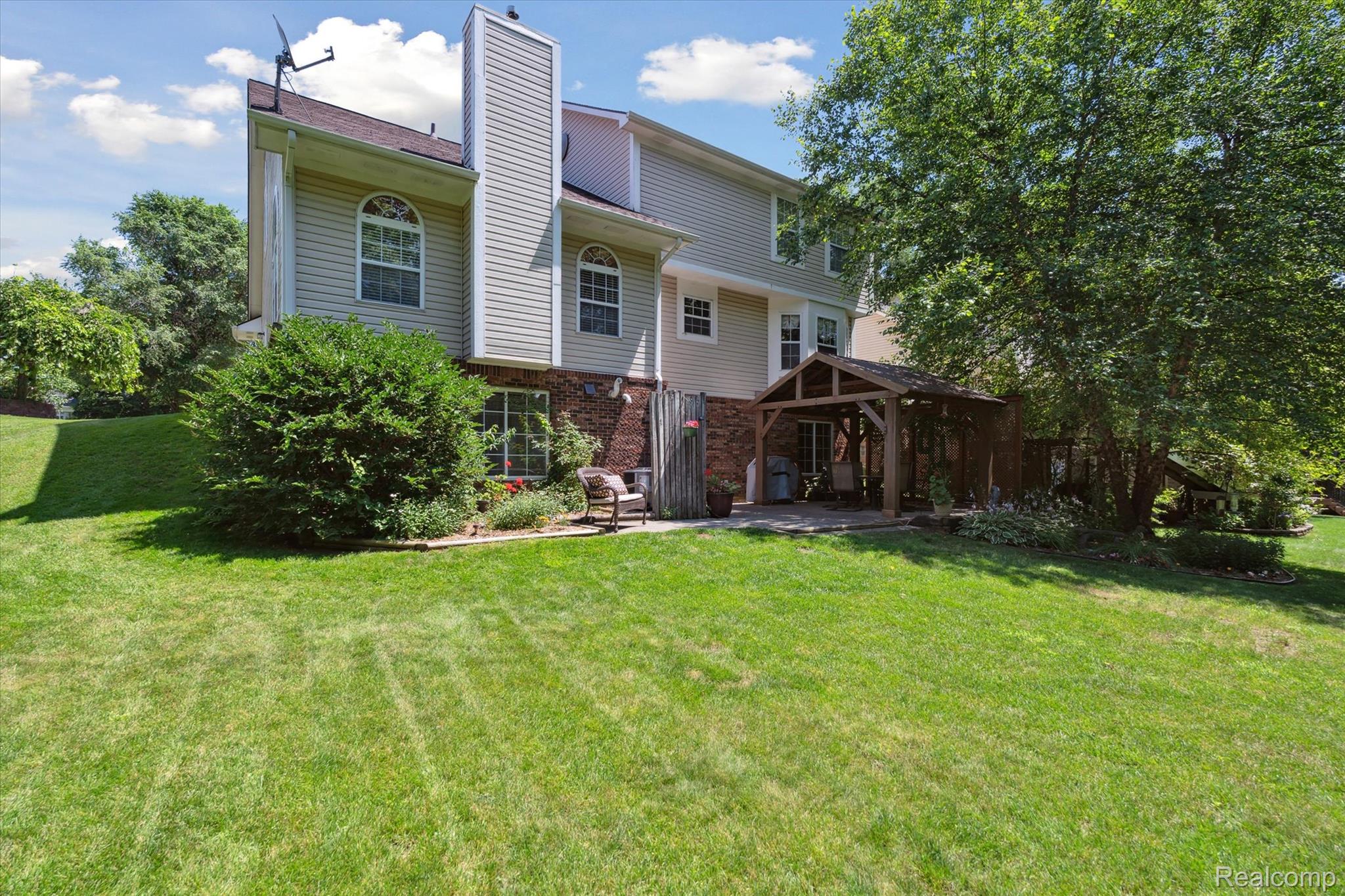 575 Thornehill Trail